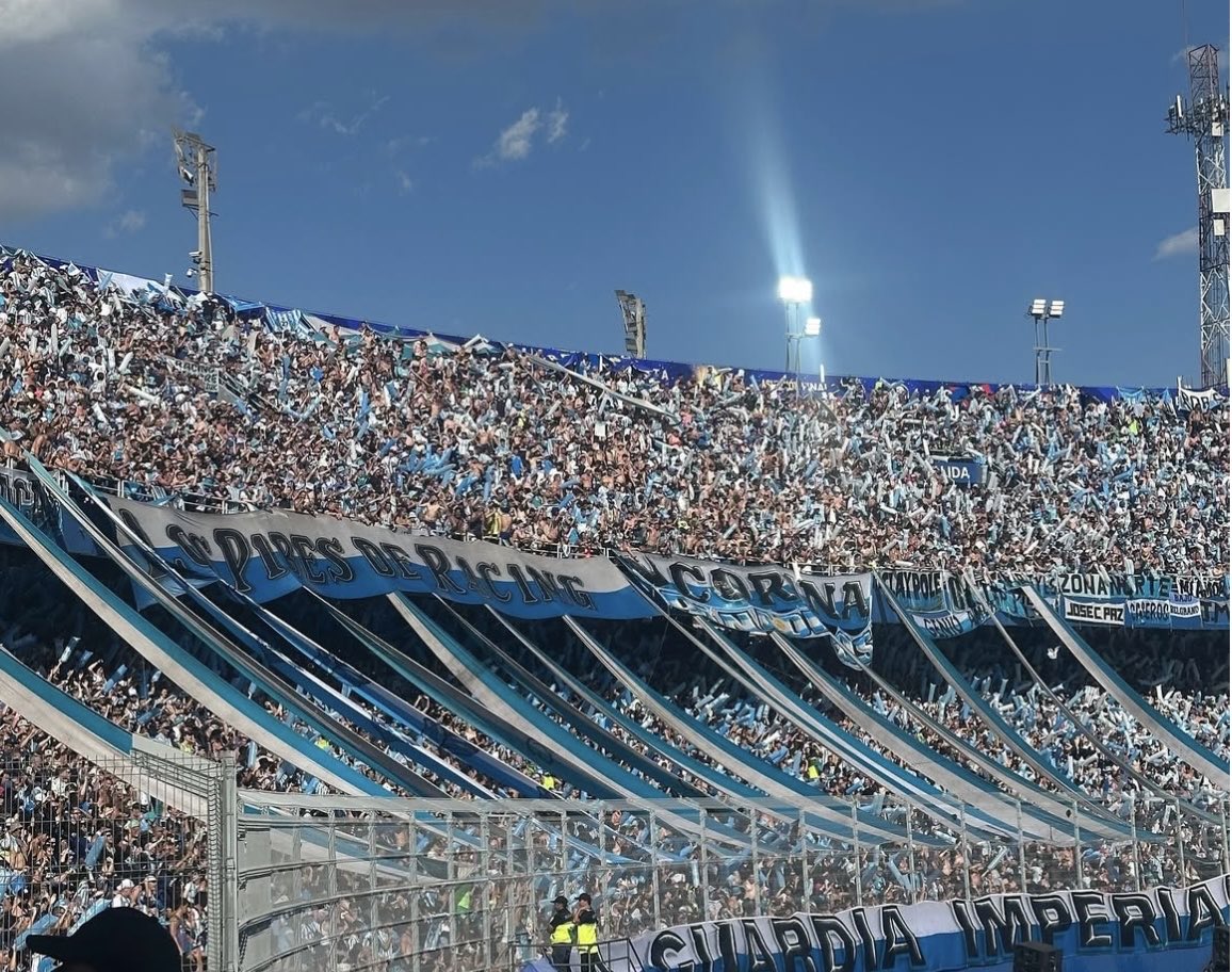 LaNumero1LGI's tweet photo. Por un minuto en la tribuna doy todo lo que tengo https://t.co/l9f1HzImiz