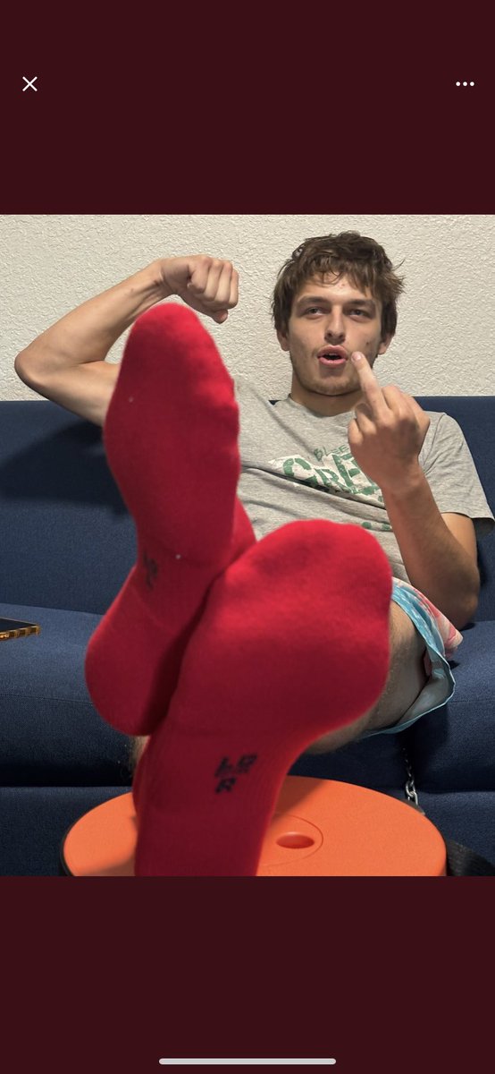 Come serve these magnificent feet can’t  wait to see you all run to my dms pigs wya 🐷 #findom $slaves #footfetish