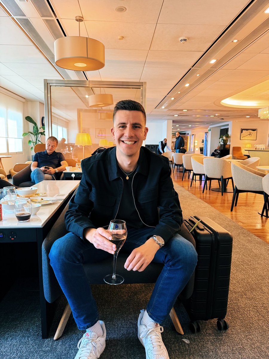 alex6130's tweet image. I got BDD in my #Alevels and I have gone on to be global head of ops within a high growth finance company, regularly appear on TV as a political commentator, run my own social enterprise and make 6 figures a year. Despite your grades, with hard work, anyone can make it ❤️