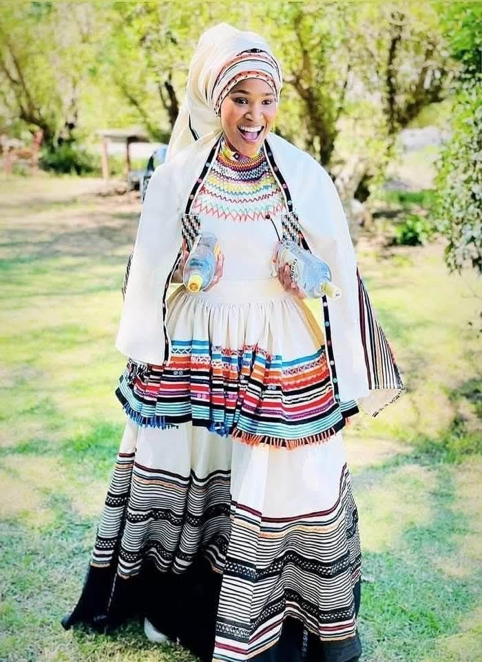 LeratoPillayZA's tweet photo. Claire Mawisa is beautiful 💚 https://t.co/Dwuit9IdOJ