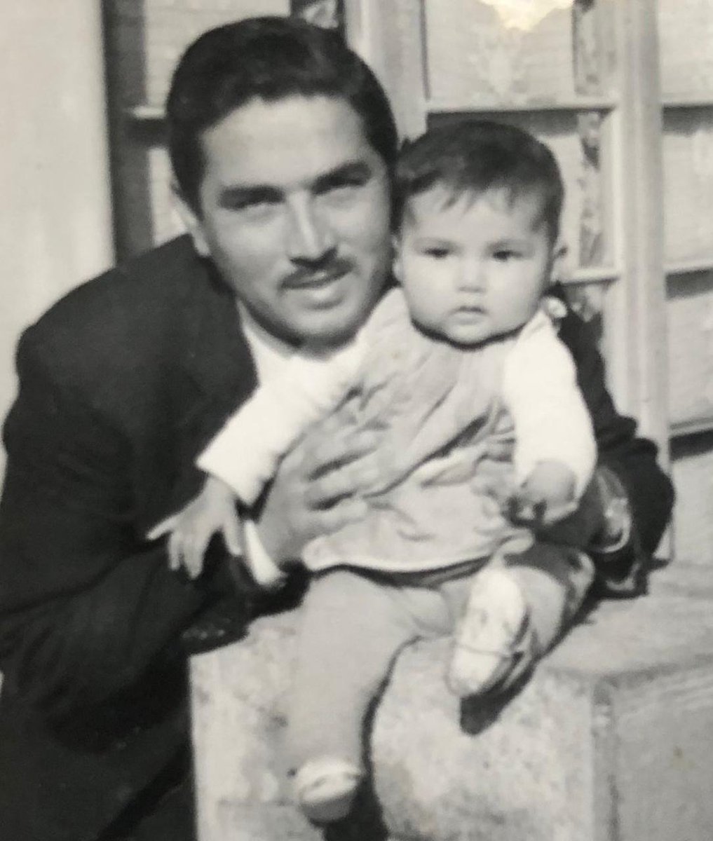 Llevamos días sin soltar tu mano.
Hoy has partido.🕊️
Amado padre, te despedimos con infinito amor y gratitud; con la fuerza de los sentimientos que permanecen, con ese amor sin límites e incondicional que hoy te vuelvo a expresar, como siempre, como fue desde el inicio y como