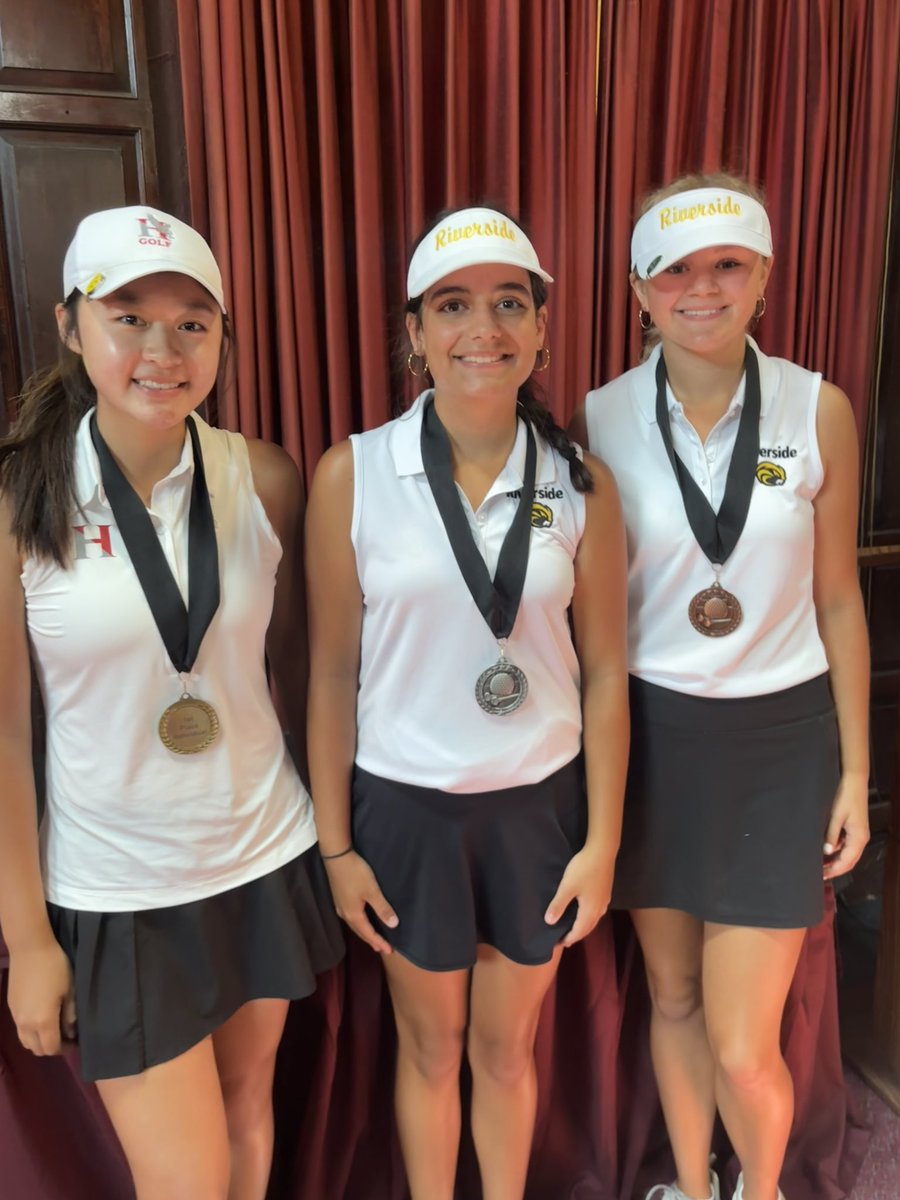 RHS_Girls_Golf's tweet photo. Congratulations to today’s individual winners in the 1st annual Beaver Invitational! 
1st place - Keira Chang, Hawken 40
2nd place - Morli Victor, Riverside 42
3rd place - Kaylee Naymek, Riverside 42 https://t.co/91uHS8ztit