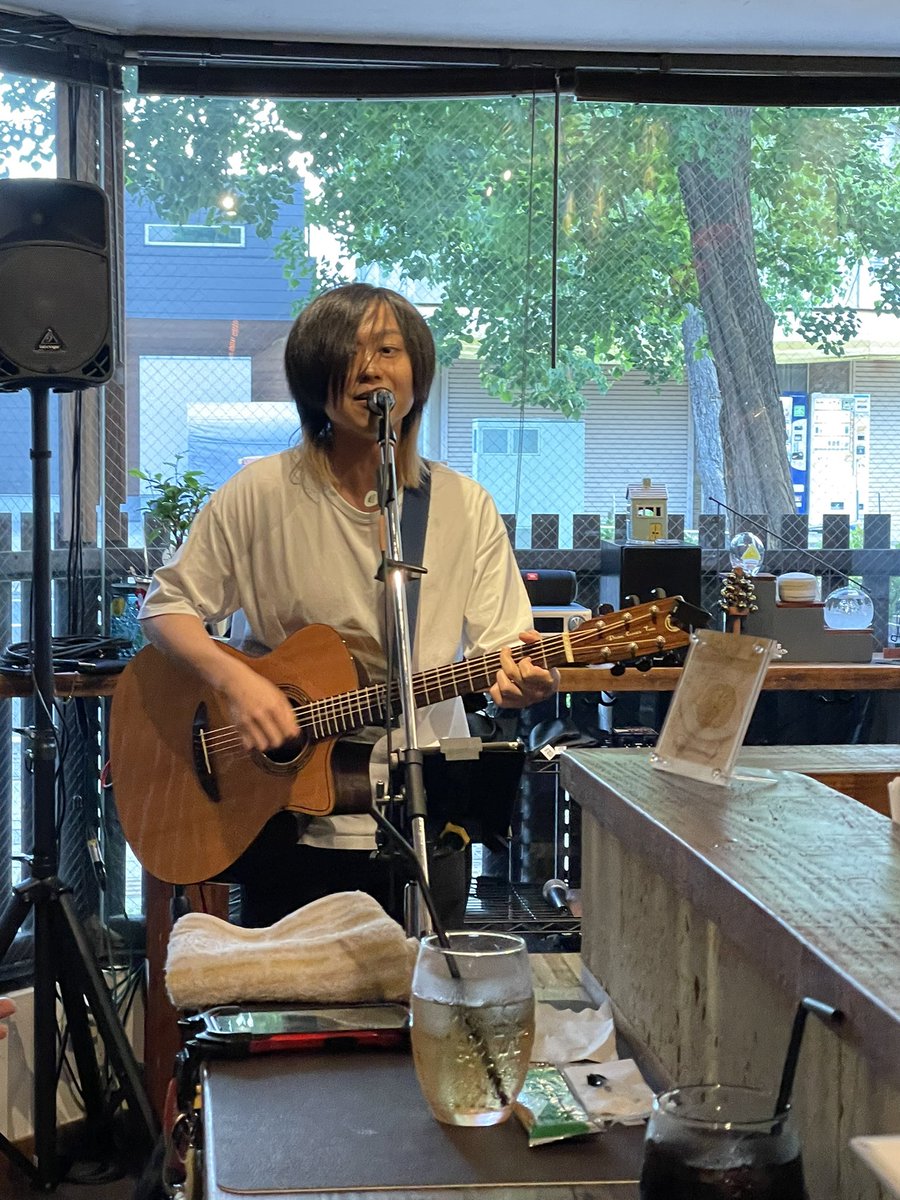 tomoilu's tweet photo. 7/12は、常陸多賀に新しくできたカレー屋さん「ほ〜ぼ〜」で初ライブ🍛✨
日立の大先輩大部さんが営むこのお店。仲間たちの演奏は心地良くて、カレーは言うことなしのおいしさで、居心地抜群でした。帰りたくなかったです☺️
#助川貫
#Taaaagi
#fortheone https://t.co/4tSB0hMTs3