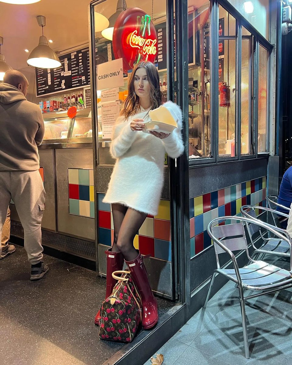 It's time to make a splash: whowhatwear.visitlink.me/vXXKZd