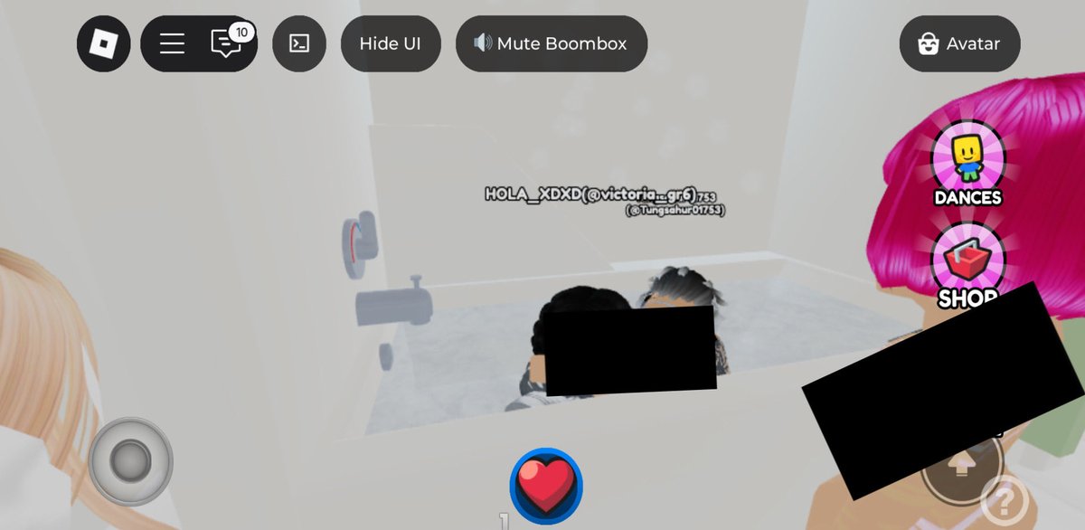 transon66624's tweet photo. Here is a other inappropriate thing and what is bad similar games. This is the reason why Roblox is not safe for kids ages. 5 to 9 https://t.co/AQjhEh3Mv9