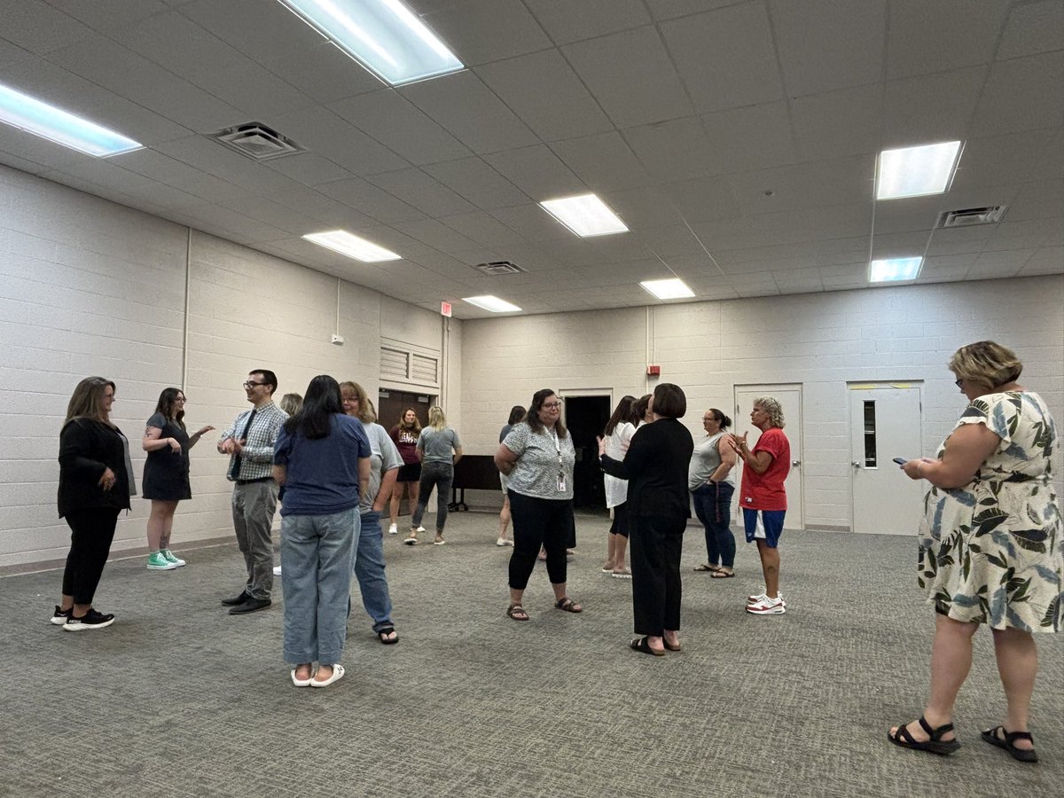 Ending Urbana 3-5 ELA PD today talking about what we feel confident about in our new ELA curriculum. Impressed with our teachers!