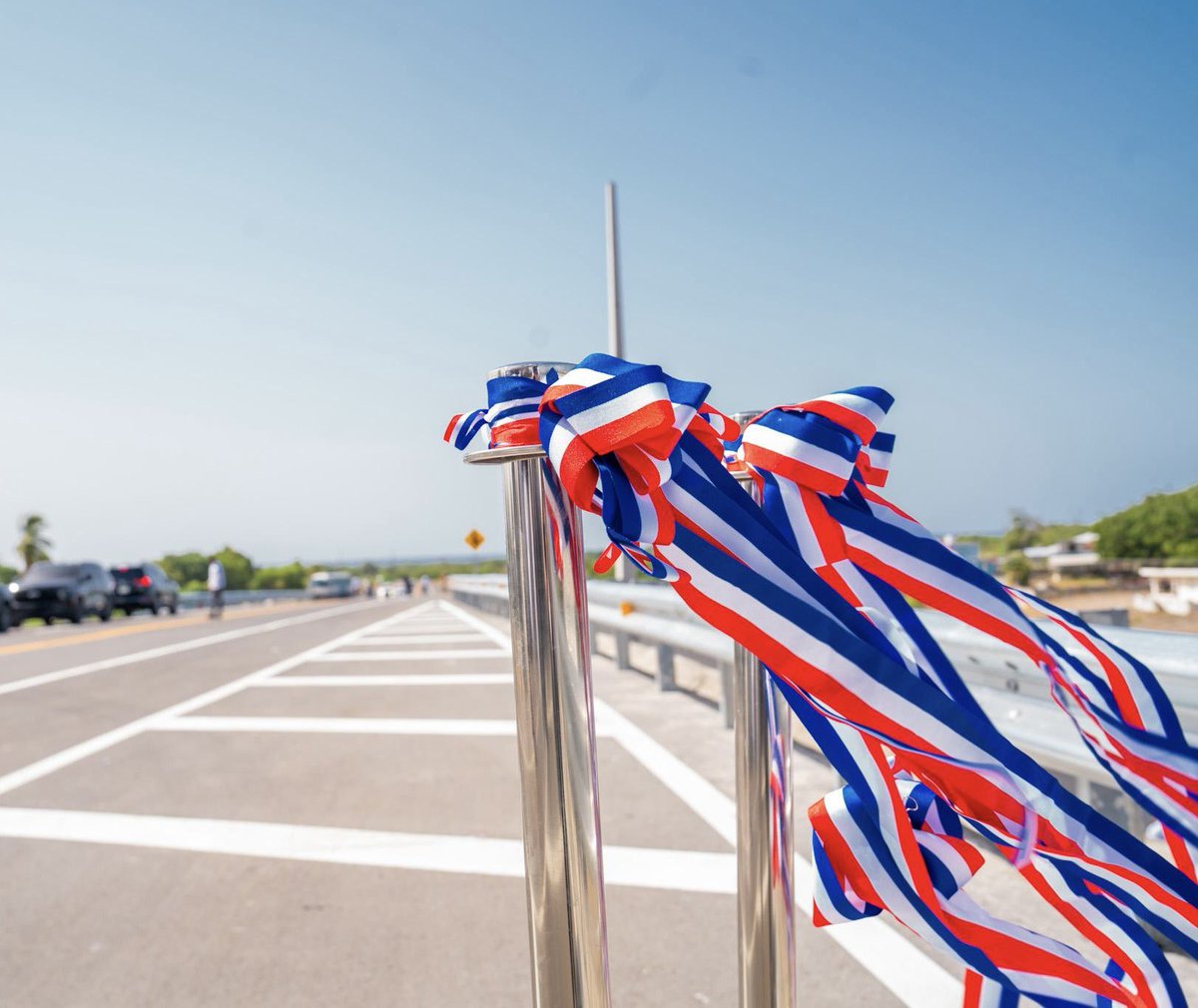 JosePaliza's tweet photo. Con 17 puentes 🛣️ y 19.8 km de longitud, la circunvalación de #Bani 🥭 representa una inversión estratégica que agiliza la movilidad, conecta comunidades y beneficia a más de 5.7 millones de dominicanos. https://t.co/dF0l6vfHQU