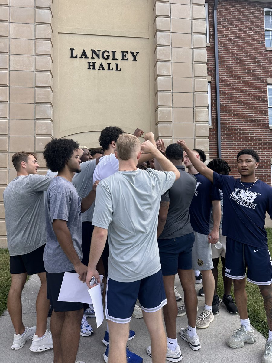 Welcoming New Splitters to Campus! 

#KeepTheChip