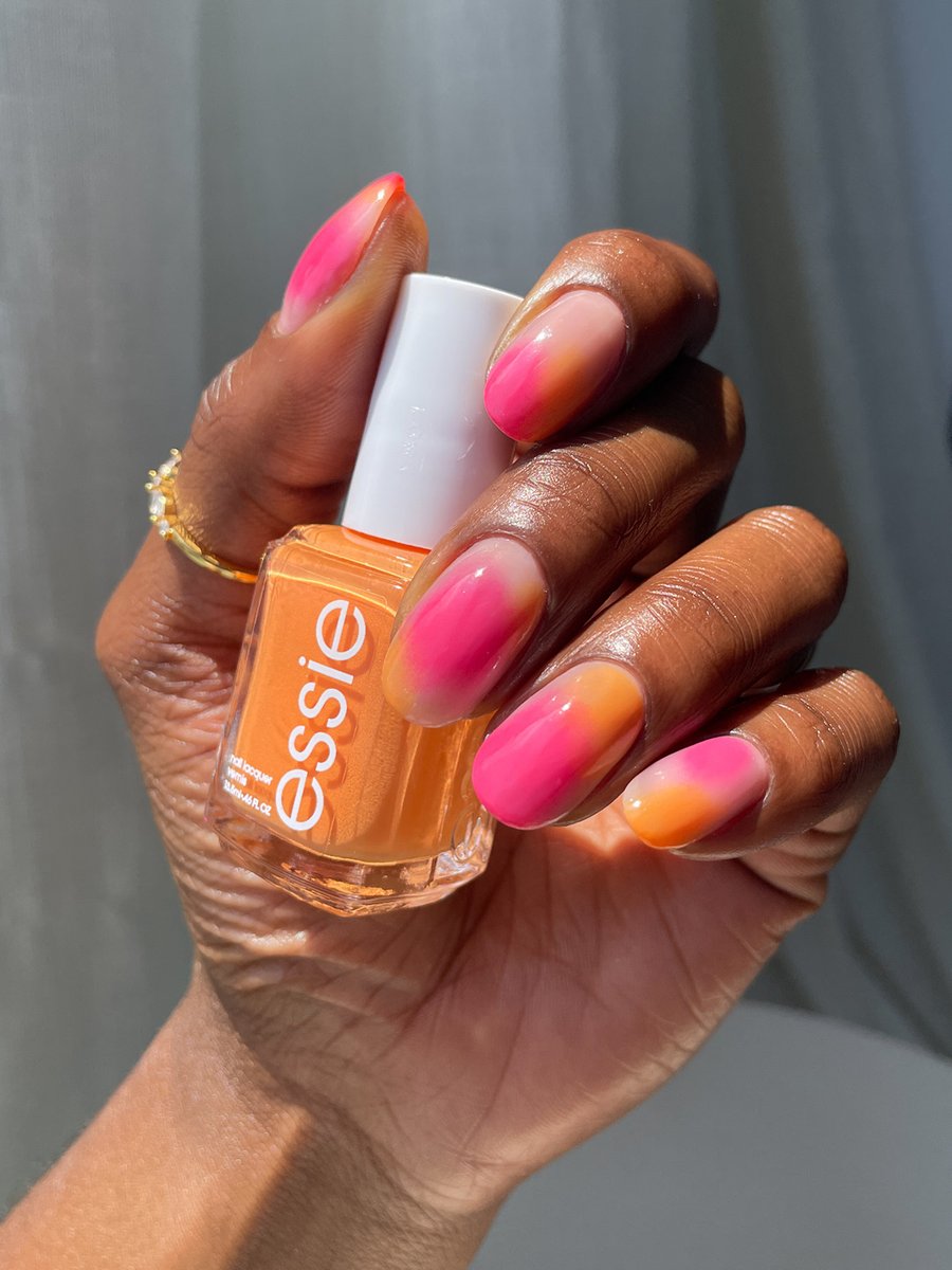 essie's tweet image. nail care with a touch of nail art🩷🧡
using shades:
- good as new nail perfector (base)
- ‘be them all’
- ‘mod square’
- stay longer top coat