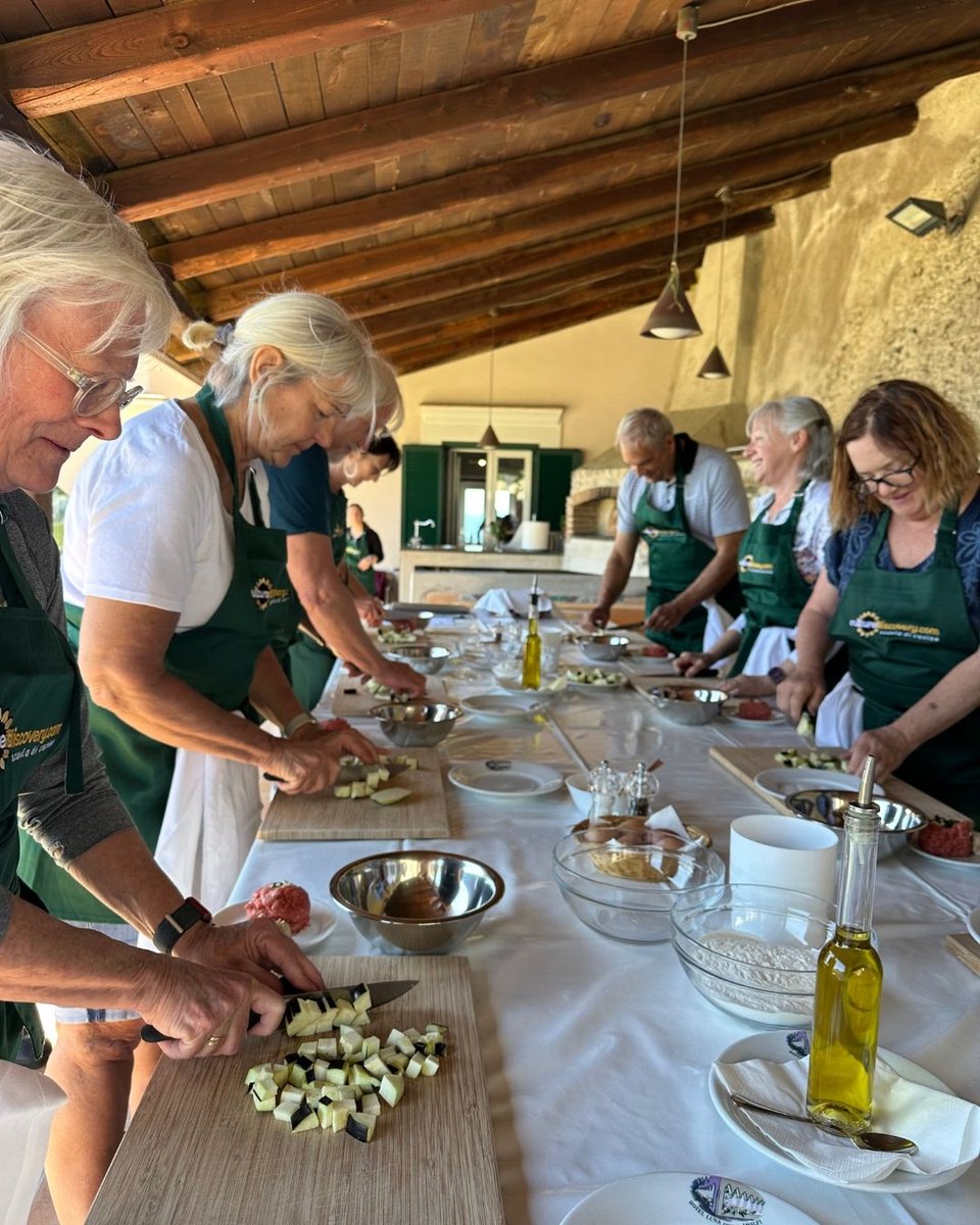 TravelCDV's tweet photo. Bite into one of Italy’s coziest flavors — Scialatielli! 🍝✨
Fresh, hand-rolled pasta with rich tomato ragu and golden fried eggplant… straight from Claudia and Peppe’s kitchen on the Amalfi Coast.🌅

This is the kind of pasta that makes you slow down, laugh with Claudia and Peppe, and realize that cooking in Italy isn’t just about ingredients — it’s about love, stories, and connection. 💛 You’re rolling the dough together, sharing tips, tasting sauces, and hearing little anecdotes about Amalfi life… and trust me, it changes the way you see food forever. ♾️

🥄 What you’ll need for 4 people:
•2 cups (500 gr.) all purpose flour
•4 egg yolks 
•1 heaping tbsp (20 gr.) parmesan cheese 
•4 tsp (20 gr) oilve oil
•1 cup (200 gr.) milk  
•Salt, pepper and fresh basil  - to taste 

•30 oz (800 gr.) Canned tomatoes 
•3 tbsp olive oil 
•salt and basil to taste 
•1 medium chopped onion 

•2 medium size eggpants
•1 cup (250g) Sunflower oil 
•1 tbsp (10gr) all purpouse flour 
•Grated parmesan cheese and fresh basil to taste  

One bite, and you’ll want to be here yourself! ✨

#amalfivacation #italianrecipe #visitpositano #cookingvacations #italianpasta   #amalficoast #travelcdv