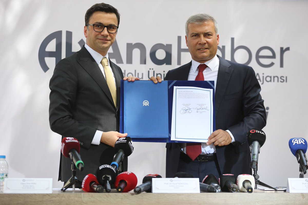#AnadoluAjansı ile Anadolu Üniversitesi arasında "AnaHaber" iş birliği protokolü imzalandı.

v.aa.com.tr/3659696  

#AnadoluAjansı