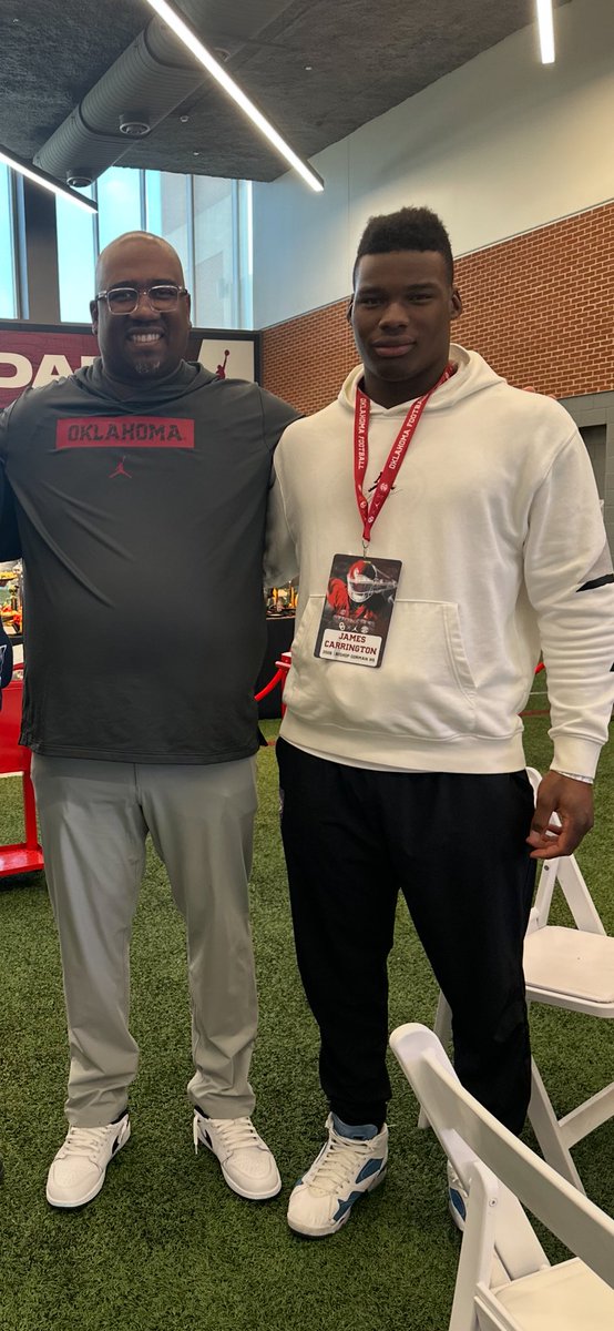 New #Sooners On3 🏈 RPM Prediction

⭐⭐⭐ 2026 DL James Carrington
📏 6'2" / 240
🏫 Crean Lutheran HS (Irvine, CA) 
🎚️ 60
✍️ By Steve Wiltfong
🎤⬇️ Vice President of Recruiting and Transfer Portal

Profile: on3.com/rivals/james-c…

#L26ENDARY