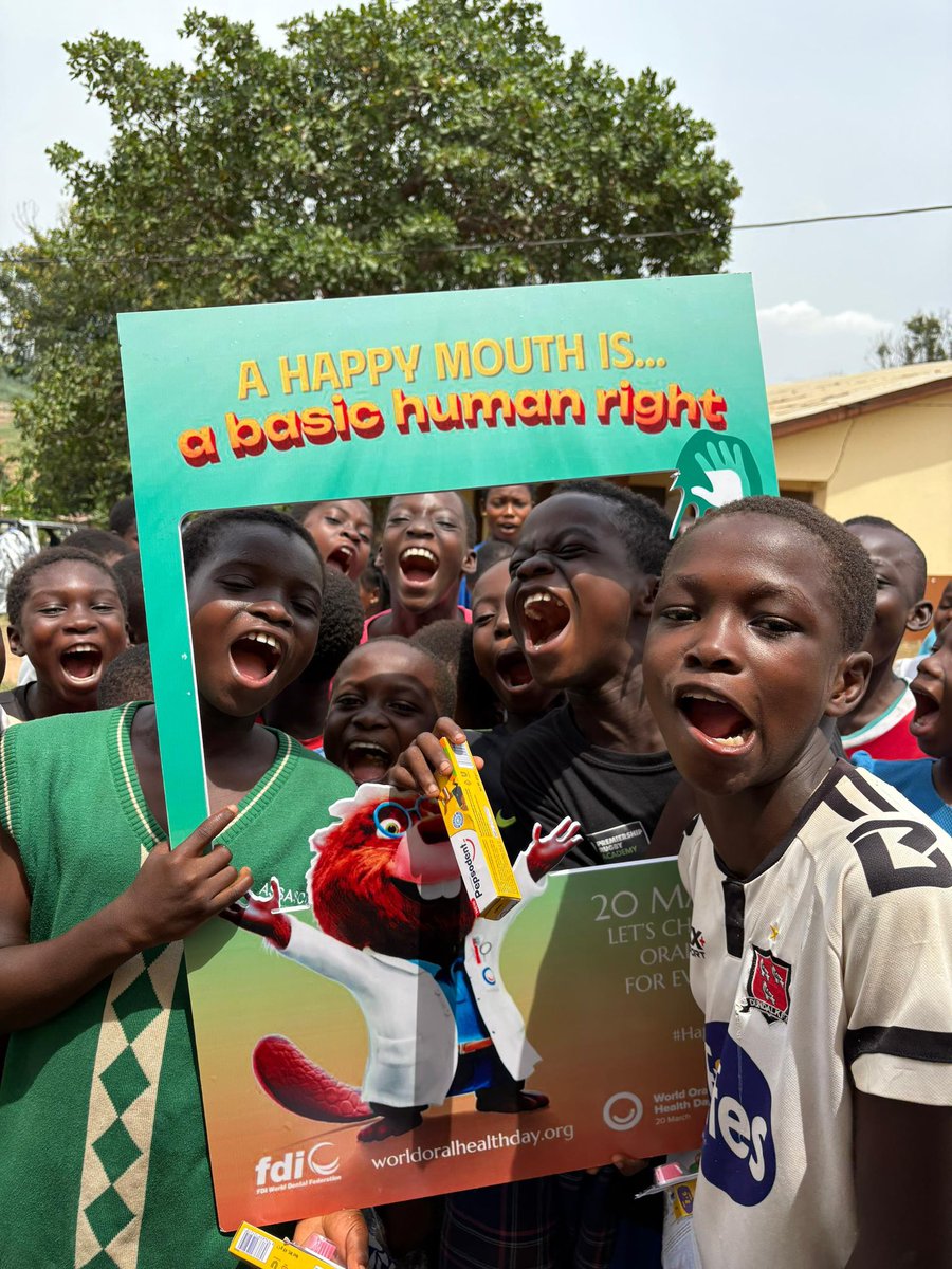 AwuaMensahSF's tweet photo. At Awua-Mensah Smiles Foundation, every outreach is a seed of change 🌱; from teaching kids to brush right to building confidence and hope. We dream of a Ghana where everyone smiles without pain or shame. 💙 #AwuaMensahSmiles #OralHealthGhana #WOHD25 https://t.co/bCzon0ktGY