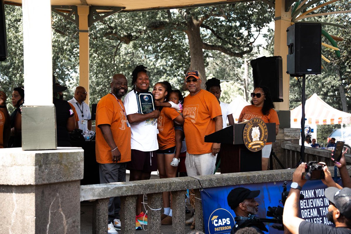 BenjieWimberly's tweet photo. The 27th Annual Paterson Recreation "Day In The Sun" was outstanding! I want to thank the sponsors and staff for making it a great event! #PatRec #PPS #DayInTheSun #HopeIsHere 🧡🧡🧡 https://t.co/Y3gf9UdHqX