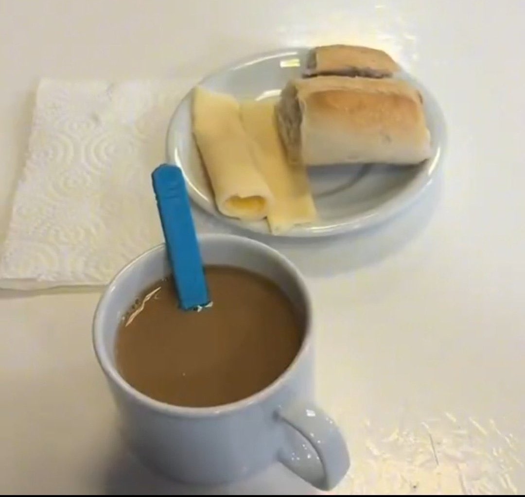 Tomstanlin's tweet photo. Hoy empecé con una nutricionista, muy feliz de empezar a sanar mi cuerpo. Primera merienda de muchas 😁😁 https://t.co/W7VwuK4xkA