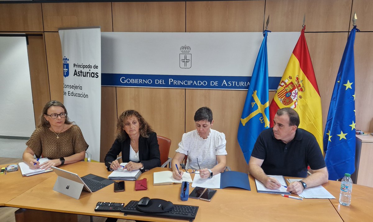 Consejería de Educación (@educastur) on Twitter photo 🏫 El <a href="/GobAsturias/">Principado de Asturias</a> ha presentado hoy a la mesa de negociación de la enseñanza concertada una propuesta definitiva para mejorar la calidad educativa del alumnado y las condiciones laborales del profesorado de esta red, así como para mantener el empleo
🧷 acortar.link/tXdRQZ 🏫 El <a href="/GobAsturias/">Principado de Asturias</a> ha presentado hoy a la mesa de negociación de la enseñanza concertada una propuesta definitiva para mejorar la calidad educativa del alumnado y las condiciones laborales del profesorado de esta red, así como para mantener el empleo
🧷 acortar.link/tXdRQZ