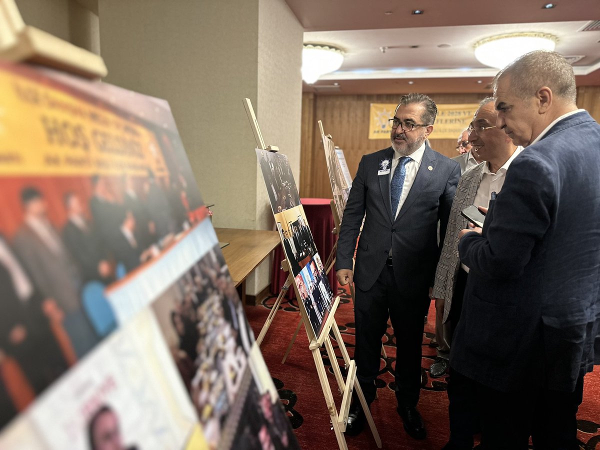 AK Parti Şişli İlçe Başkanlığımızın 24. kuruluş yıl dönümü vesilesiyle düzenlemiş olduğu programda, dava ve yol arkadaşlarımızla bir araya geldik.

Cumhurbaşkanımız ve Genel Başkanımız Sn. Recep Tayyip Erdoğan’ın liderliğinde, kuruluşundan bugüne Şişli’mizde davamıza hizmet