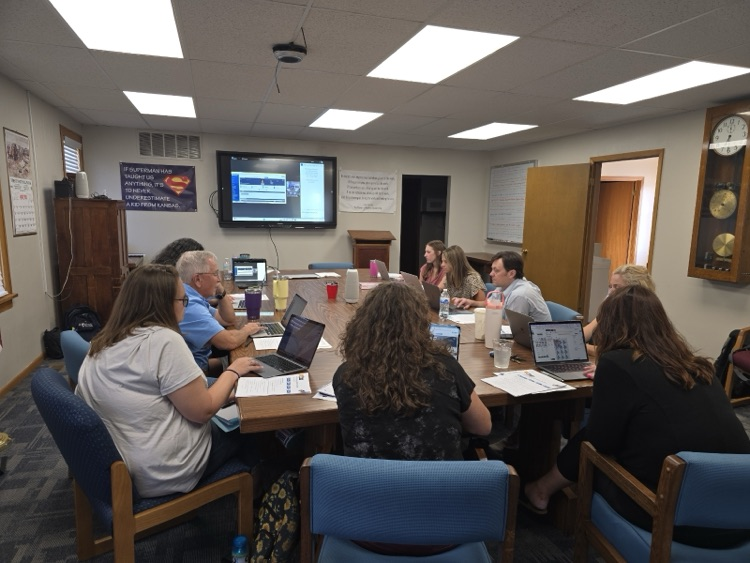swplains's tweet photo. Introducing new @CHSBluejays Cimarron teachers to How's School Going? this morning! @DataInsightPart @swplains #HowsSchoolGoing? #ChangeConversationsChangeOutcomes It's going to be another great year with teachers, admin, parents and kids all being on the same page. https://t.co/Cw4zPqebiK