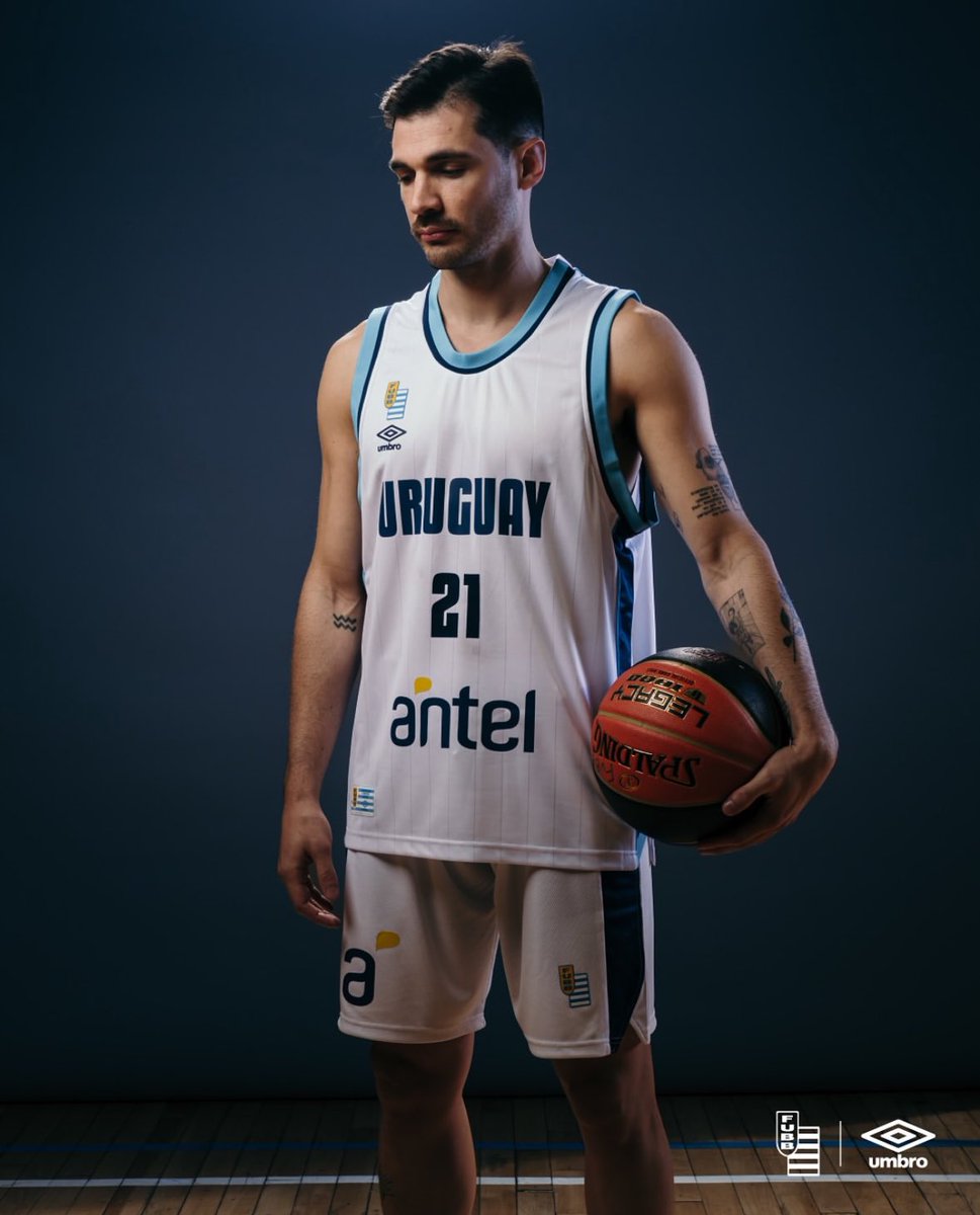 Presenta <a href="/UmbroUruguay/">Umbro Uruguay</a> las nuevas indumentarias oficiales de la selección uruguaya de básquetbol junto a <a href="/fubbuy/">FUBB - Selección Uruguaya</a>.
Estén atentos porque la semana que viene en <a href="/picalanaranja/">Pica la naranja</a> estaremos sorteando la camiseta celeste!!!