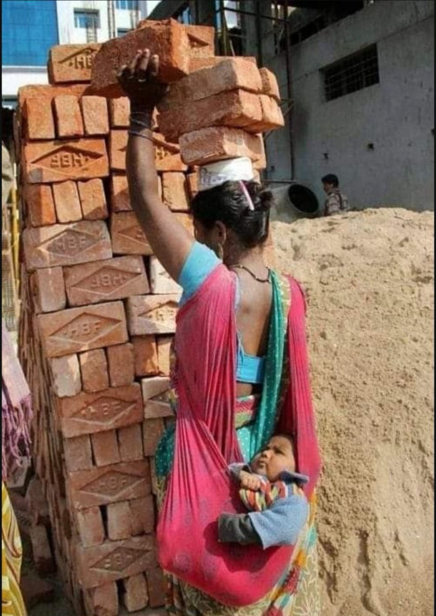 शिक्षा महँगी, स्वास्थ्य बिकाऊ,
गरीब आदमी कर्ज़ में डूबा —
क्या यही है आपका “अच्छे दिन”?
<a href="/narendramodi/">Narendra Modi</a> <a href="/JPNadda/">Jagat Prakash Nadda</a>
#यह_आज़ादी_झूठी_है