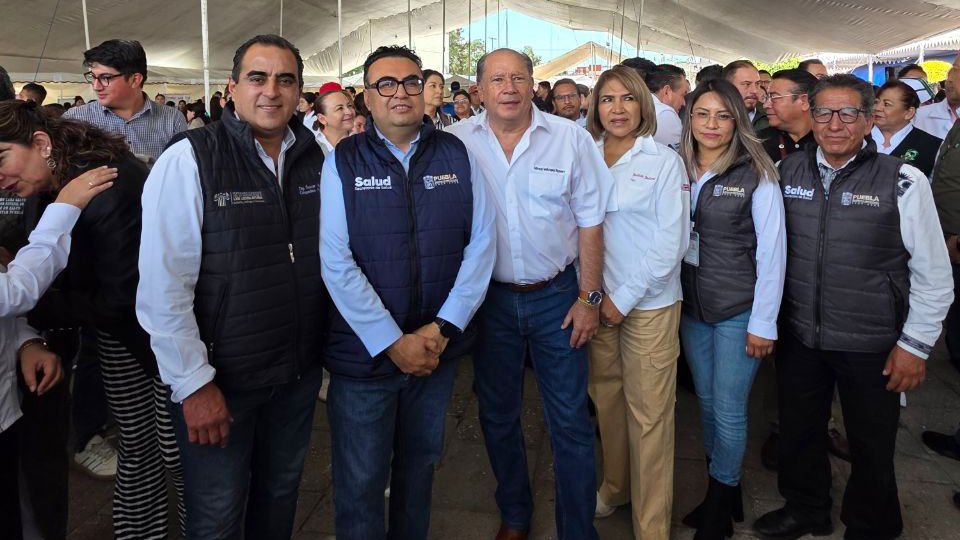 📷 Hoy participé en la Jornada de Salud “Por Amor a Puebla” en el municipio de Tepeaca, junto a Carlos Alberto Olivier de la <a href="/SaludGobPue/">Secretaría de Salud</a>, mi compañero diputado Elpidio Díaz Escobar y el presidente municipal de Tepeaca Alfredo Velázquez Romero.

Agradezco al <a href="/Gob_Puebla/">Gobierno de Puebla</a> y a