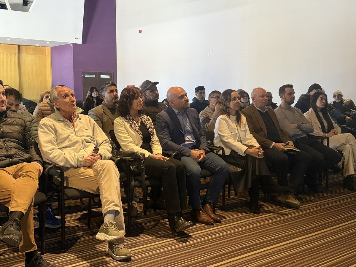 💡 Nuevas herramientas financieras para emprendedores y pymes mendocinas

El Ministerio de Producción de Mendoza, a través de la Dirección de Emprendedores y Cooperativas, presentó en San Martín las líneas Mendoza Emprende Produce II y Mendoza Emprende Ideas.