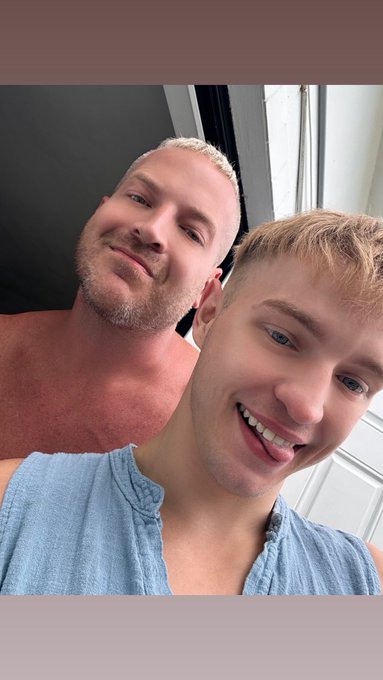 Watch Noah White's leaked NSFW photo on TwXstars
