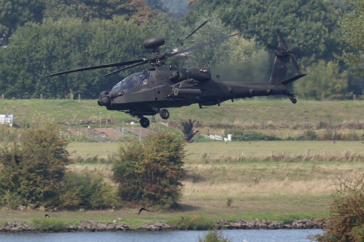 RNLAF Apache AH-64E roaring low over the river.

#aviation #avgeek #aviationphotography #nlspot #planespotting #watvliegter