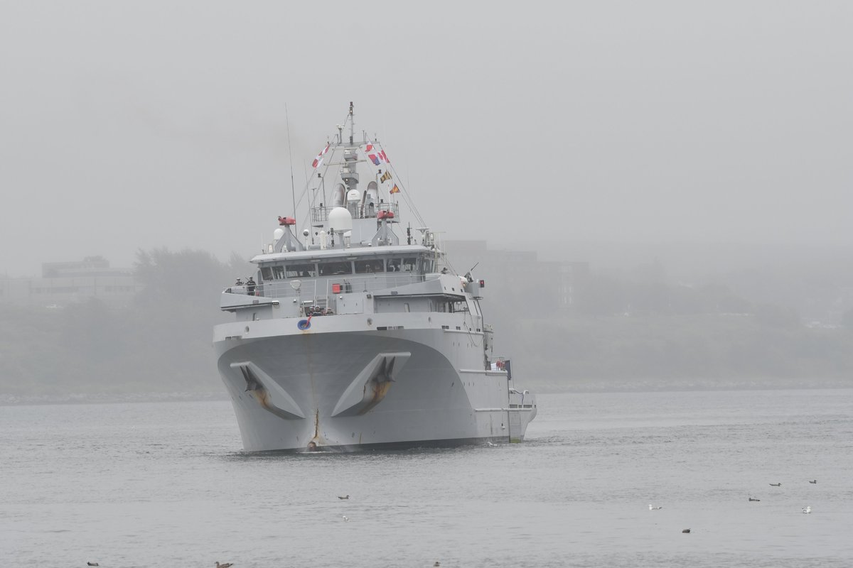 RoyalCanNavy's tweet photo. Bienvenue to Halifax! FS Garonne, an offshore patrol vessel of the @MarineNationale, arrived today for a port visit. They will join #HMCSWilliamHall and other allied vessels on #OpNANOOK.
#HelpLeadFight https://t.co/1nXg9apY2N