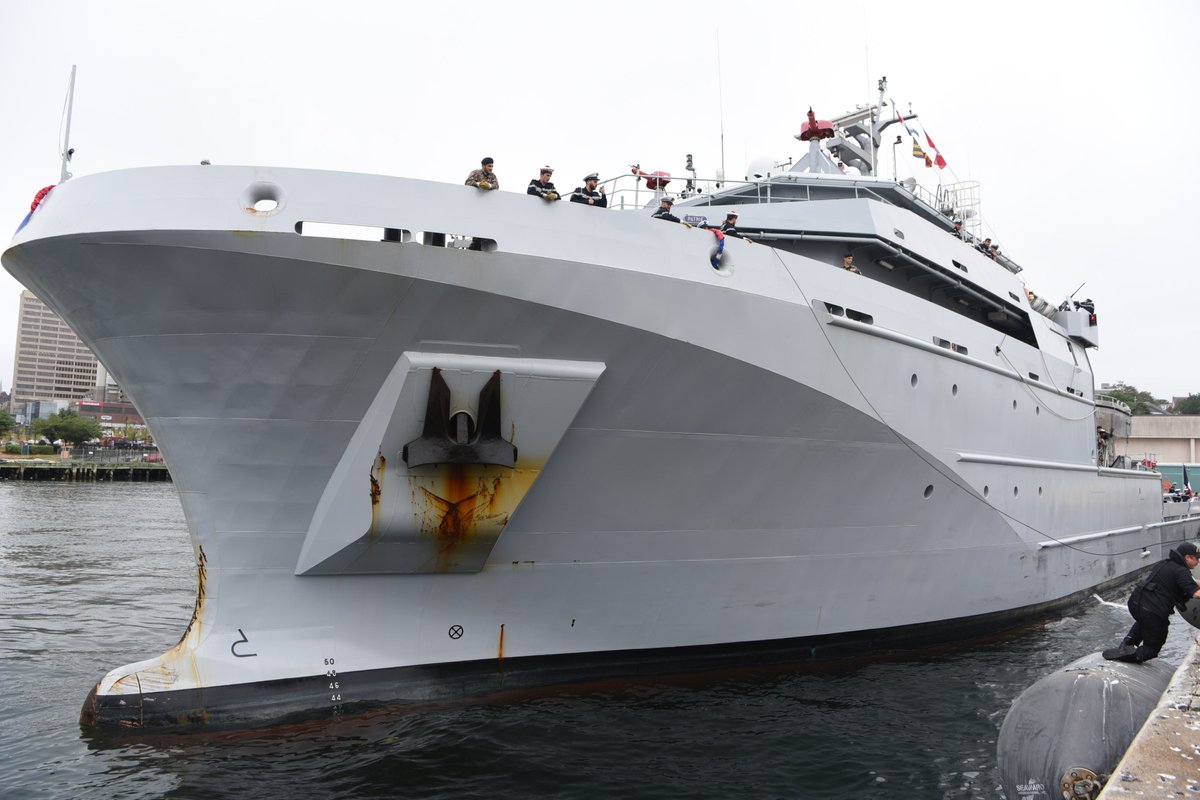 RoyalCanNavy's tweet photo. Bienvenue to Halifax! FS Garonne, an offshore patrol vessel of the @MarineNationale, arrived today for a port visit. They will join #HMCSWilliamHall and other allied vessels on #OpNANOOK.
#HelpLeadFight https://t.co/1nXg9apY2N