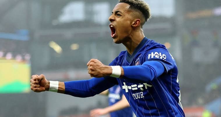 Vince™ (@blue_footy) on Twitter photo ‼️ Chelsea will make £9.4m as 25% sell on fee if Omari Hutchinson completes the £37.5m move from Ipswich to Nottingham Forest.
~ <a href="/LloydCanfield/">Lloyd Canfield</a> ‼️ Chelsea will make £9.4m as 25% sell on fee if Omari Hutchinson completes the £37.5m move from Ipswich to Nottingham Forest.
~ <a href="/LloydCanfield/">Lloyd Canfield</a>