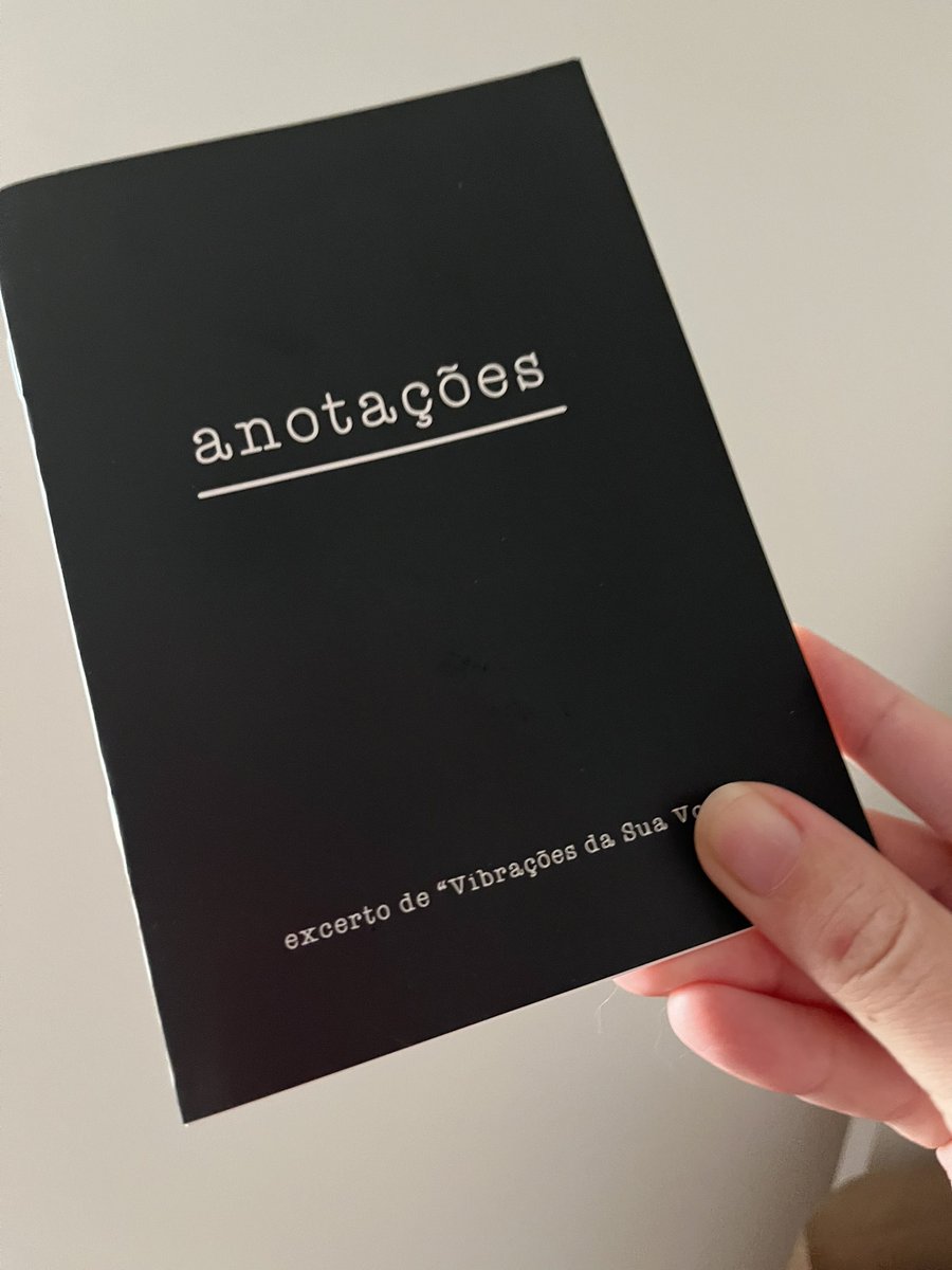 seloarcadia's tweet photo. Olha o caderninho mais fofo de todos!!!! Ele vem com os pedidos de “Vibrações da Sua Voz” e o livro já tá pertinho de chegar! https://t.co/pfdX1eoT5n