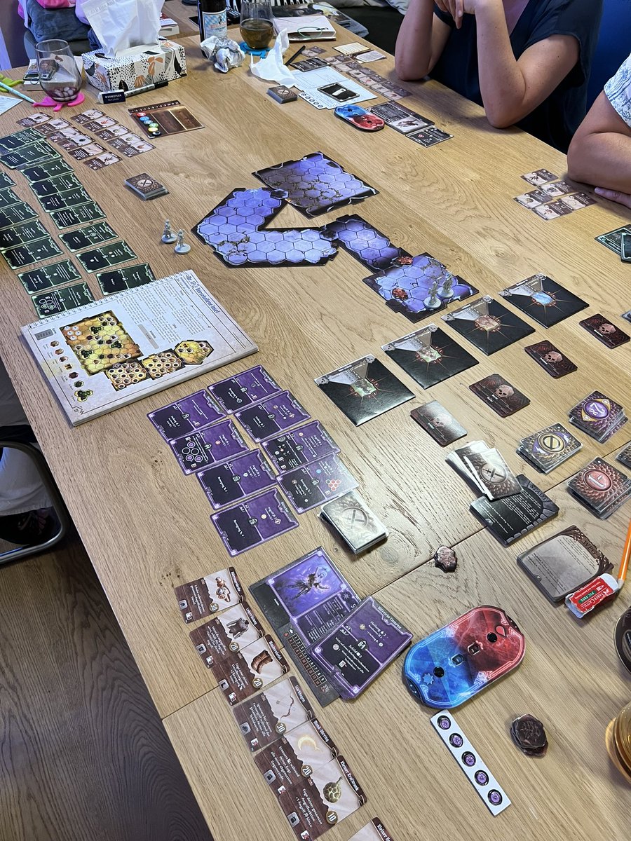 Entering the dragon’s cave … 
#Gloomhaven <a href="/Tabletoneapp/">Tabletone</a> #suspense