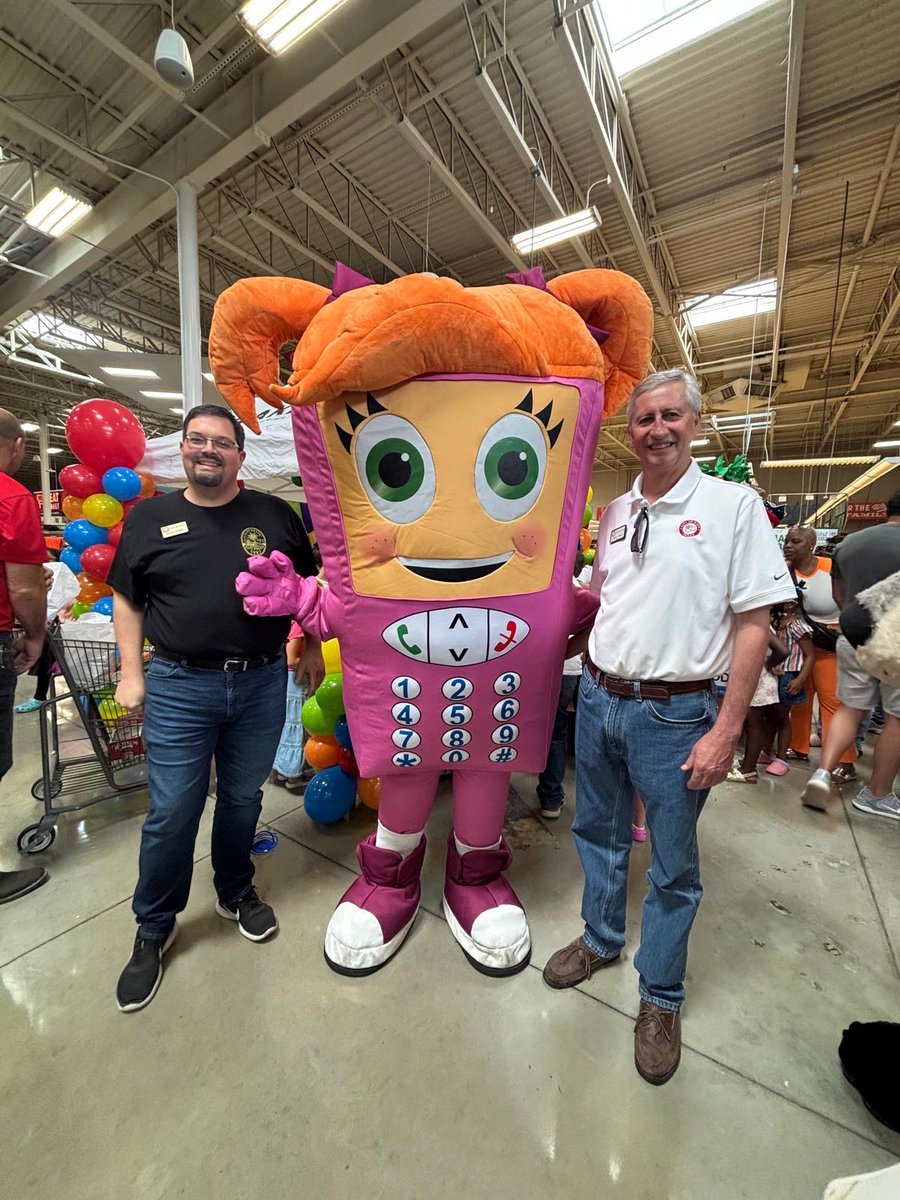 GHC911's tweet photo. π On August 2nd, Cell Phone Sally celebrated HEB Buddyβs 15th Birthday with the Mayor and families! Happy Birthday again, Buddy! π #HEBBuddyBirthday #CellPhoneSally #FamilyEvent #HappyBirthdayBuddy #KatyCelebration https://t.co/sRsVs2va7Z