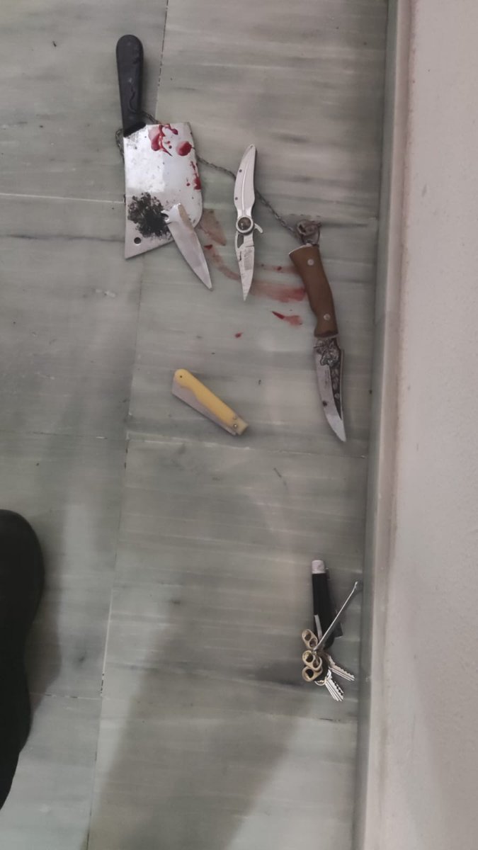 🔴#𝗨𝗥𝗚𝗘𝗡𝗧𝗘 | Amenaza con UN HACHA a guardias civiles en Roquetas y acaba reducido con una táser.

diariodealmeria.es/almeria/amenaz… @diariodalmeria

🚨🚨 #𝗝𝗨𝗖𝗜𝗟 𝗮𝗹𝗲𝗿𝘁𝗮 de que la provincia sufre 𝗰𝗮𝘀𝗶 𝘂𝗻 𝗮𝘁𝗮𝗾𝘂𝗲 𝘀𝗲𝗺𝗮𝗻𝗮𝗹 a sus agentes y reclama más