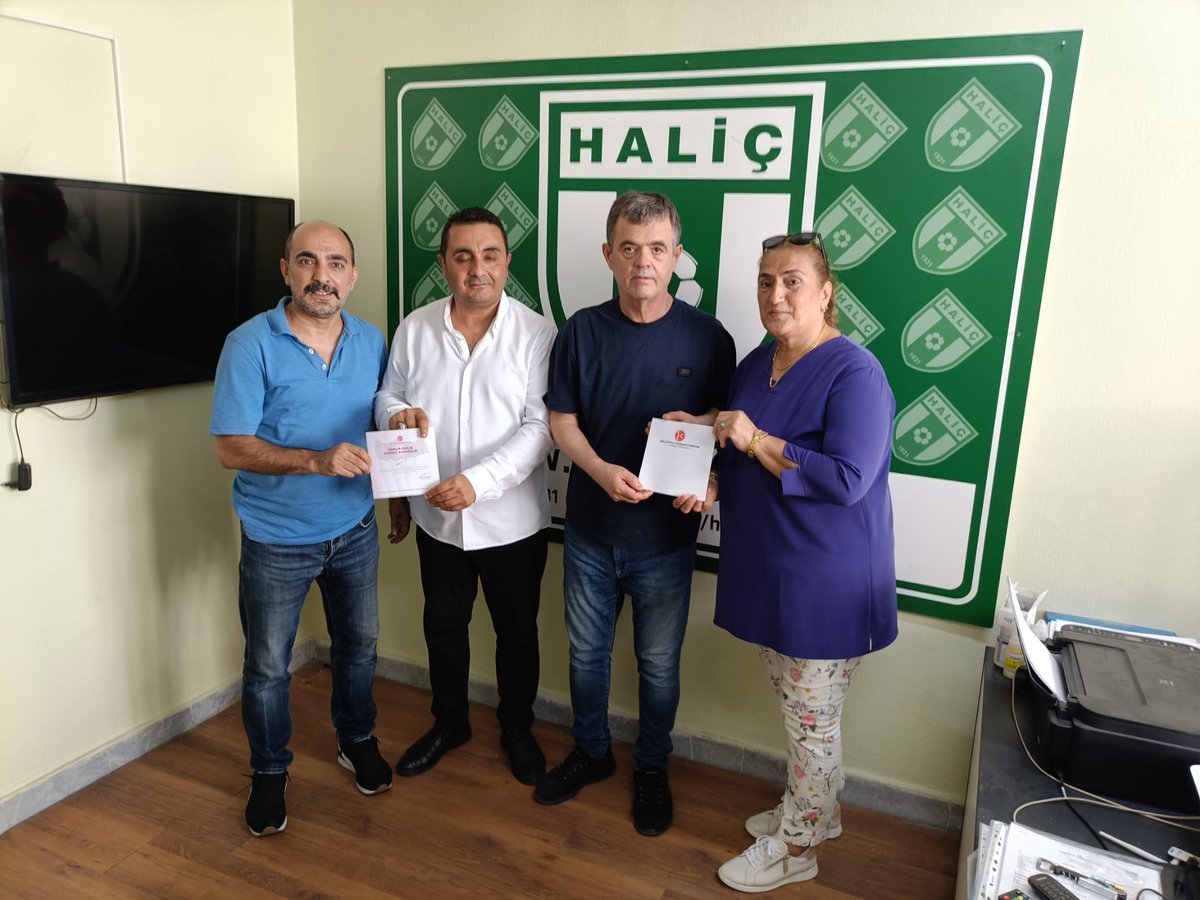 <a href="/mhp_fatihilce/">MHP Fatih</a> Başlanlığı Olarak, Kaçep Başkanımız Sn. <a href="/gonul_turkcan/">Gönül TÜRKCAN</a> Hanımefrmdi ve İlçe Bşk. Yardımcımız Sn. <a href="/AhmetCicek_mhp/">Ahmet Çiçek</a> , İlçemizin Güzide Takımlarımdan Haliç Spor Kulübü Müdürü Sn. Ahmet Altınçekiç ve Dış İlişkiler Başkanı Sn. Gökhan Öz Beyi Ziyaret Ederek, 16 Ağustos