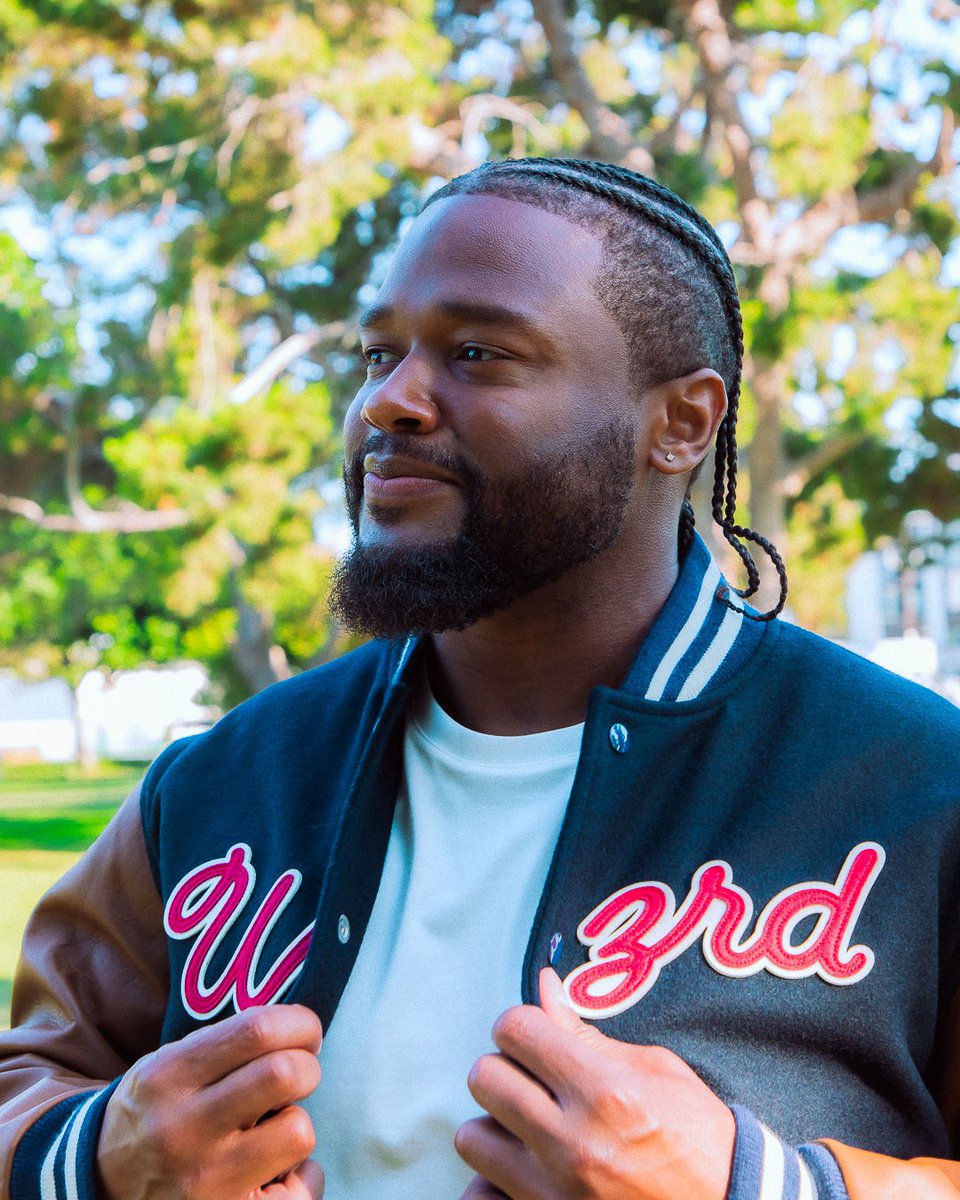 THACAPITALG's tweet image. You thought I wore this hot ass jacket in the middle of the hot ass summer to only post it once? Tuh!

📸: IG @ neyraedited

#KidCudi #WZRD #WZRDshop