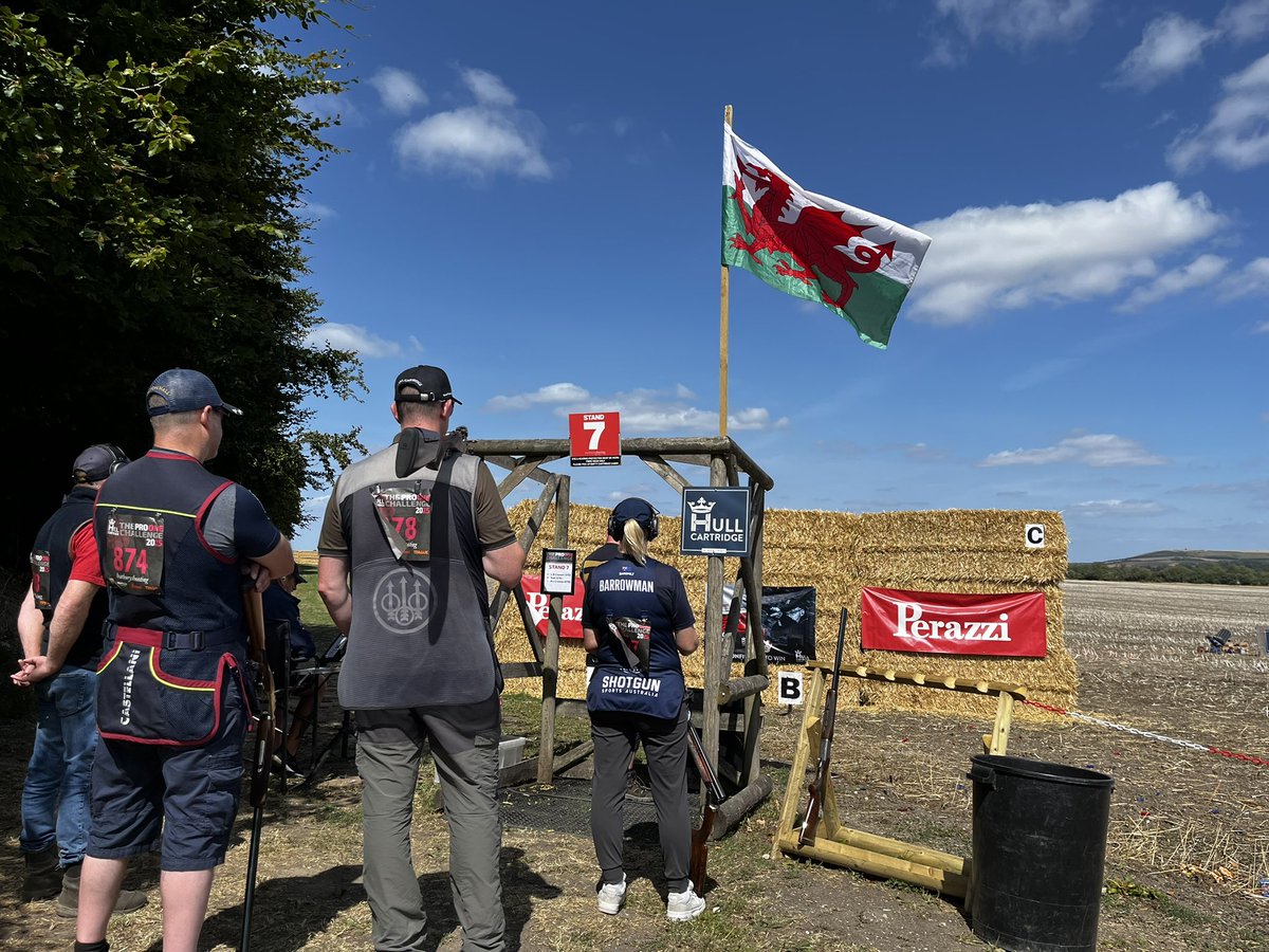 PontWan's tweet photo. A tough stand this one at the recent #ProOne Championship at #BarburyShootingSchool Huge A bird, managed all 3 with single barrel, but dropped a few on the pairs #Sloppy 😬 💥💥 https://t.co/6Yj2cPfELj