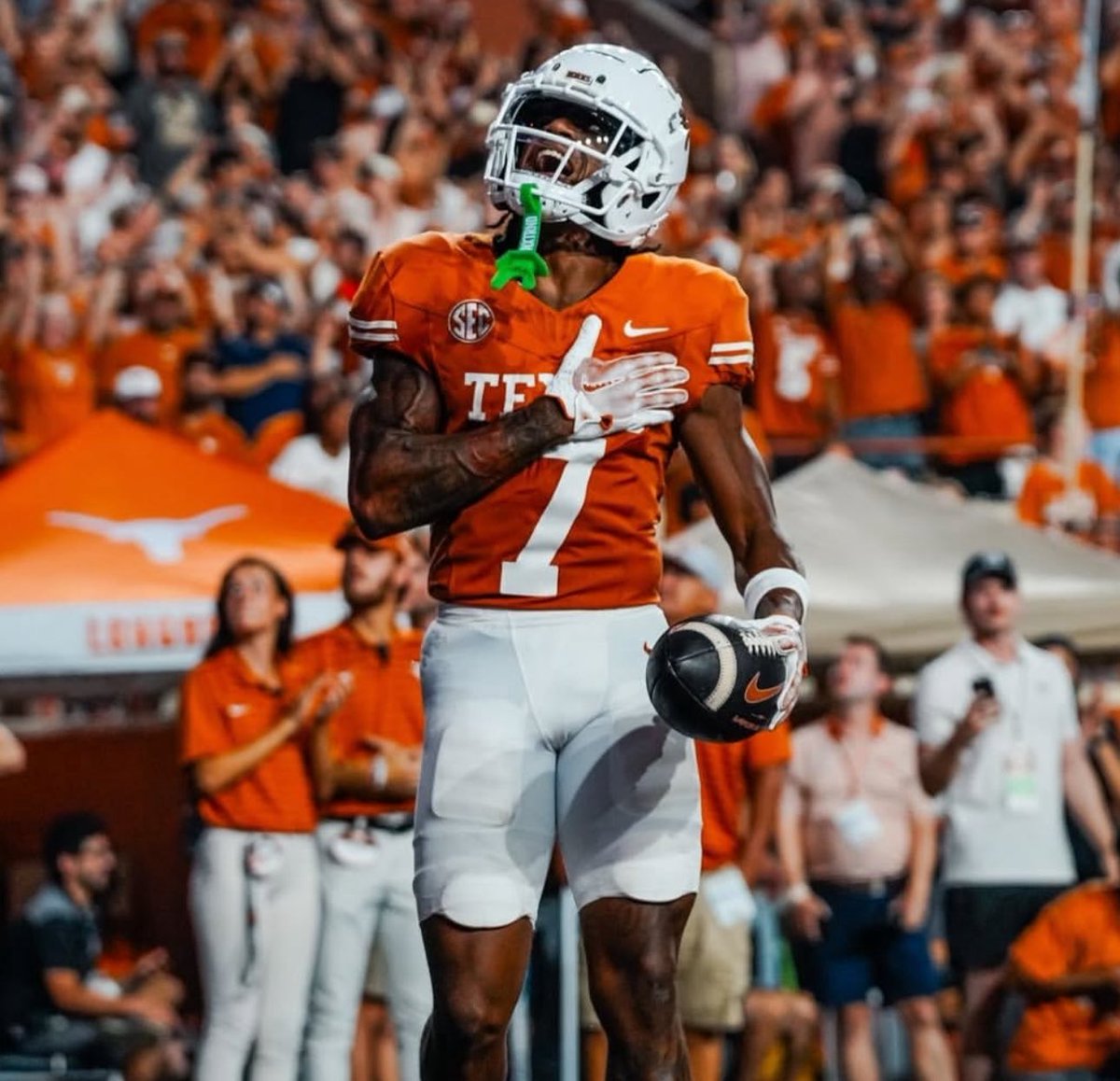 Former Texas WR Isaiah Bond is expected to sign with the Cleveland Browns