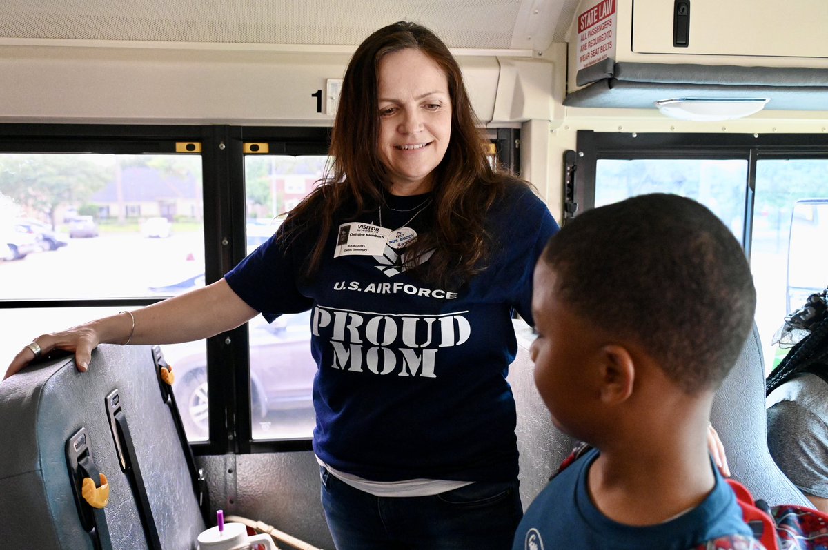 CFISDAbbie's tweet photo. The second day of school means more #CFISDBusBuddies action! Board member @Christine4CFISD is volunteering at @cfisdowens to help ensure @CyFairISD’s newest @CFISDbus riders have the smoothest ride possible! #CFISDspirit #CFISDback2school 🎉🚌 https://t.co/zIoUmvxakT