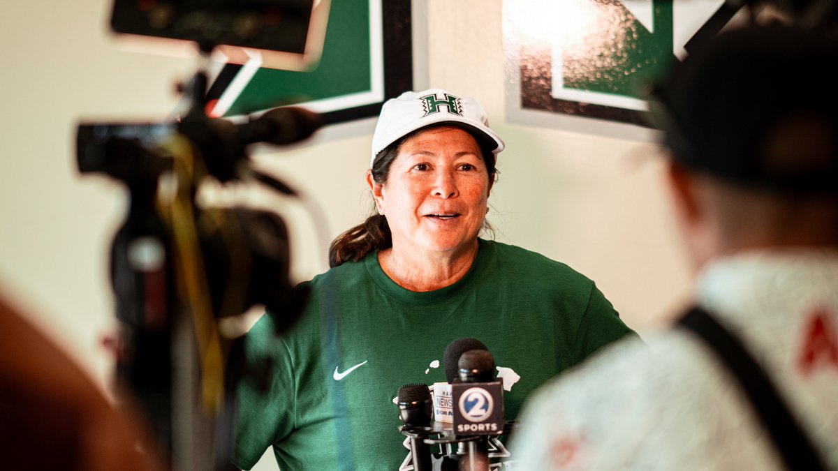 HawaiiWSoccer's tweet photo. As she gets set to open year 14 leading the program tonight, HC @MicheleBud looks back on last year's breakthrough season, and turns her attention 2025.
➡️ https://t.co/pAtjlUIWcY
#SISTAHHOOD x #GoBows https://t.co/m79J0qhWsi