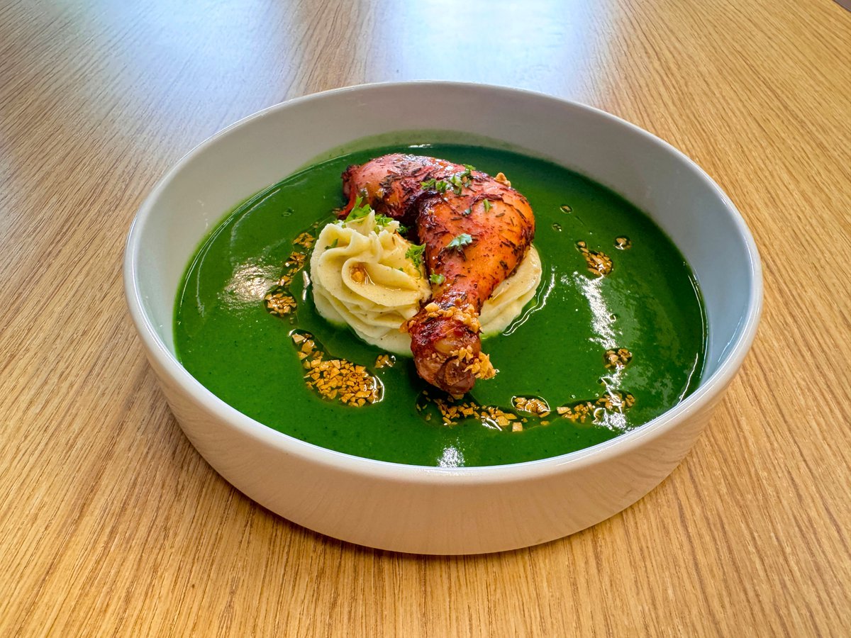 manav_rachna's tweet image. From saffron warmth to serene white, and the freshness of green — this Independence Day, we plate the spirit of India! From our kitchen to your heart. 📷📷📷

#SCHM #CulinaryArts #MRIIRS #India #IndependenceDay #Indian #ProudToBeIndian #IndependenceDay2025 #TasteOfFreedom
