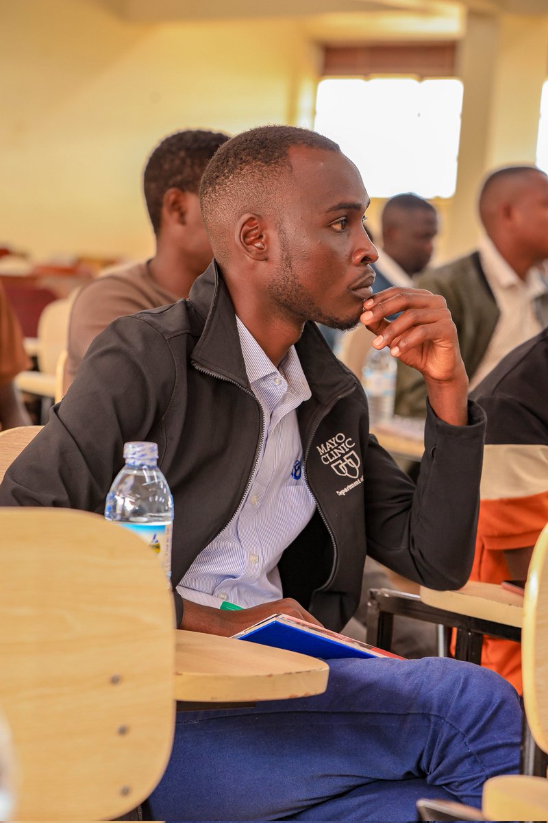 YouthElevationi's tweet photo. @Akadavis33211 shares bold insights at @kabuniversity on #YOUTH #opportunities in #Mining, #agriculture &amp; #Tourism in SW #Uganda.  #YEI #YouthEmpowerment #Innovation https://t.co/fjpBk9jIKq