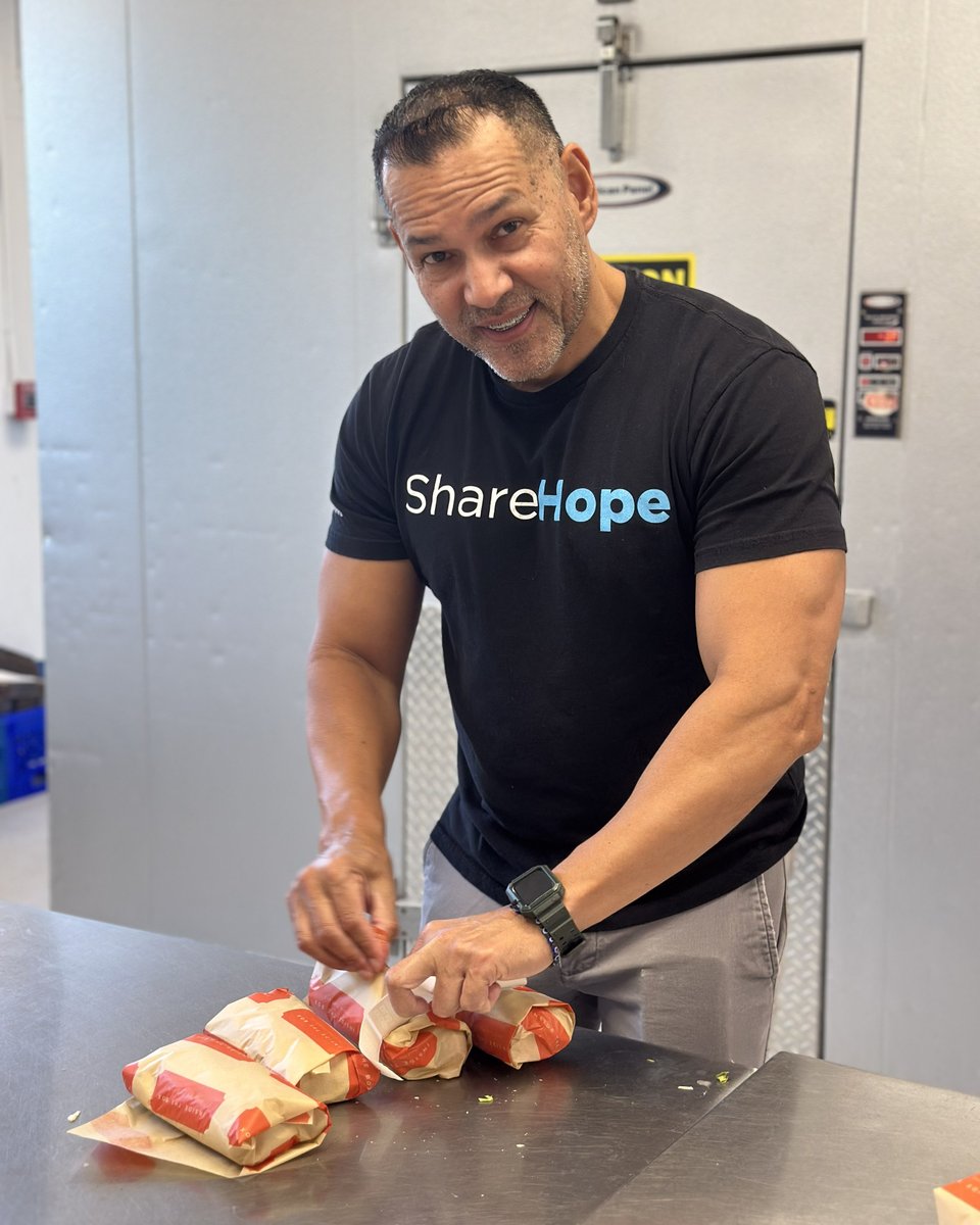 Freshly wrapped with purpose. 💪🏽🥪
Every meal made by Inside the Box helps feed hope through Metropolitan Ministries.
#InsideTheBox #CateringForGood #ShareHope #MetropolitanMinistries #MadeWithMission