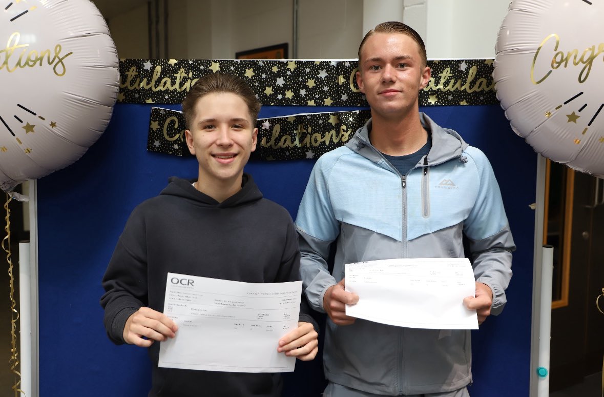 St Michael's Catholic College (@stmichaels_se16) on Twitter photo What an amazing day we’ve had celebrating the success of our fantastic Year 13 students! A record number have secured places at Oxbridge, many are going to top Russell Group universities whilst others have been offered highly competitive apprenticeships. What an amazing day we’ve had celebrating the success of our fantastic Year 13 students! A record number have secured places at Oxbridge, many are going to top Russell Group universities whilst others have been offered highly competitive apprenticeships.