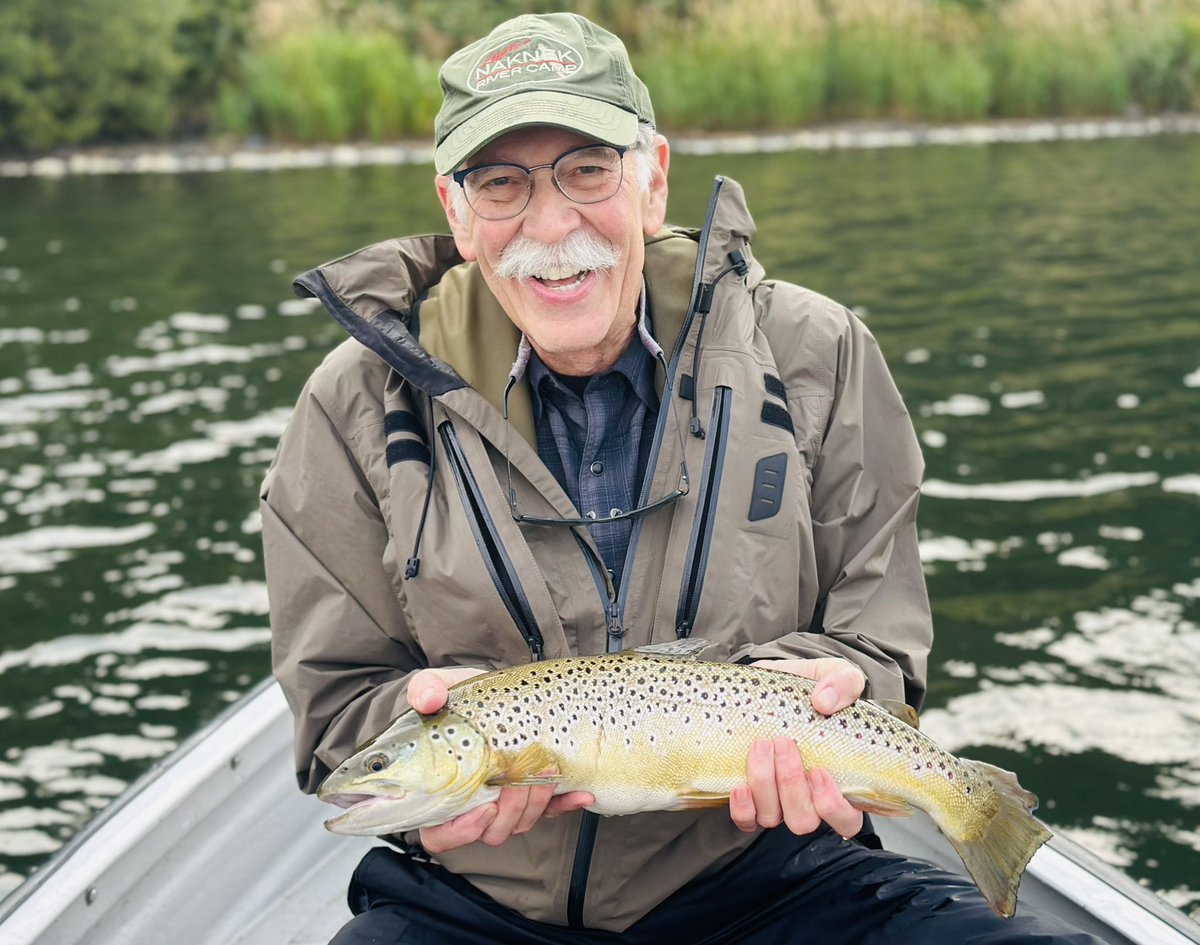 KingfisherGuide's tweet photo. I meet Bill from Virginia USA πΊπΈ today. 6am start made for a beautiful misty atmospheric sunrise π
.
#madeanewfriend #fishing #fishingscotland #troutfishingscotland #troutofinsta #browntroutfishing #browntrout #trout #fishingtrip #fishingadventures #fishingπ #fishingwithfriends https://t.co/RBcerrF0Lx
