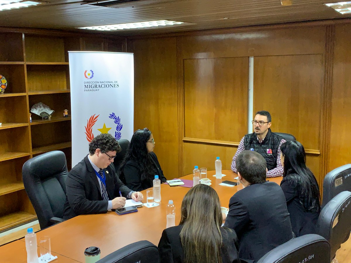 Migraciones Paraguay (@migracionespy) on Twitter photo En el marco de la cooperación internacional en materia migratoria, el director nacional de Migraciones, Jorge Kronawetter, recibió hoy a una comitiva de <a href="/laembajada/">Embajada de EE.UU.</a>, encabezada por la Consejera Adjunta de Asuntos Políticos y Económicos, Jatnna García.
🔗cutt.ly/orGZPHJJ En el marco de la cooperación internacional en materia migratoria, el director nacional de Migraciones, Jorge Kronawetter, recibió hoy a una comitiva de <a href="/laembajada/">Embajada de EE.UU.</a>, encabezada por la Consejera Adjunta de Asuntos Políticos y Económicos, Jatnna García.
🔗cutt.ly/orGZPHJJ