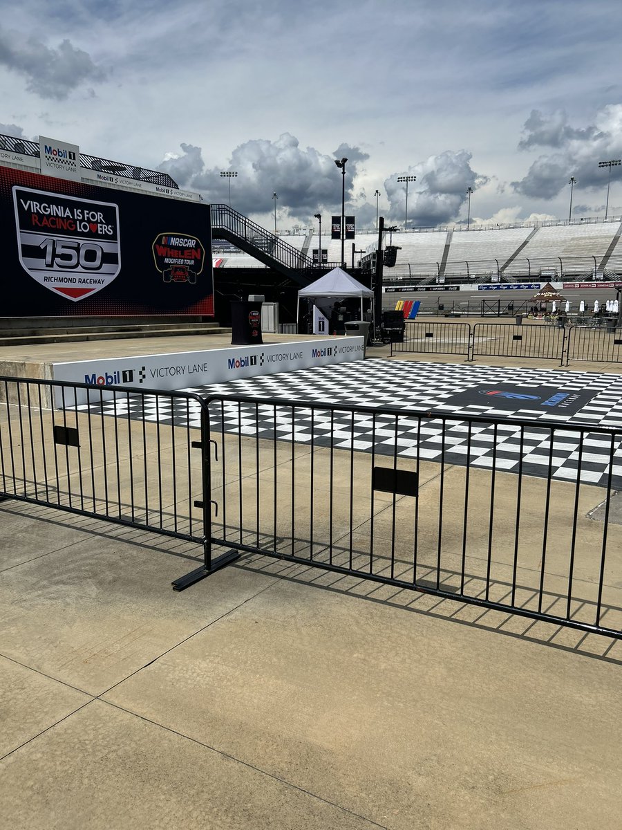 jaydenhallracin's tweet photo. Can’t wait to see @rajahcaruth_ stand here tomorrow night https://t.co/3EvolfKJiO