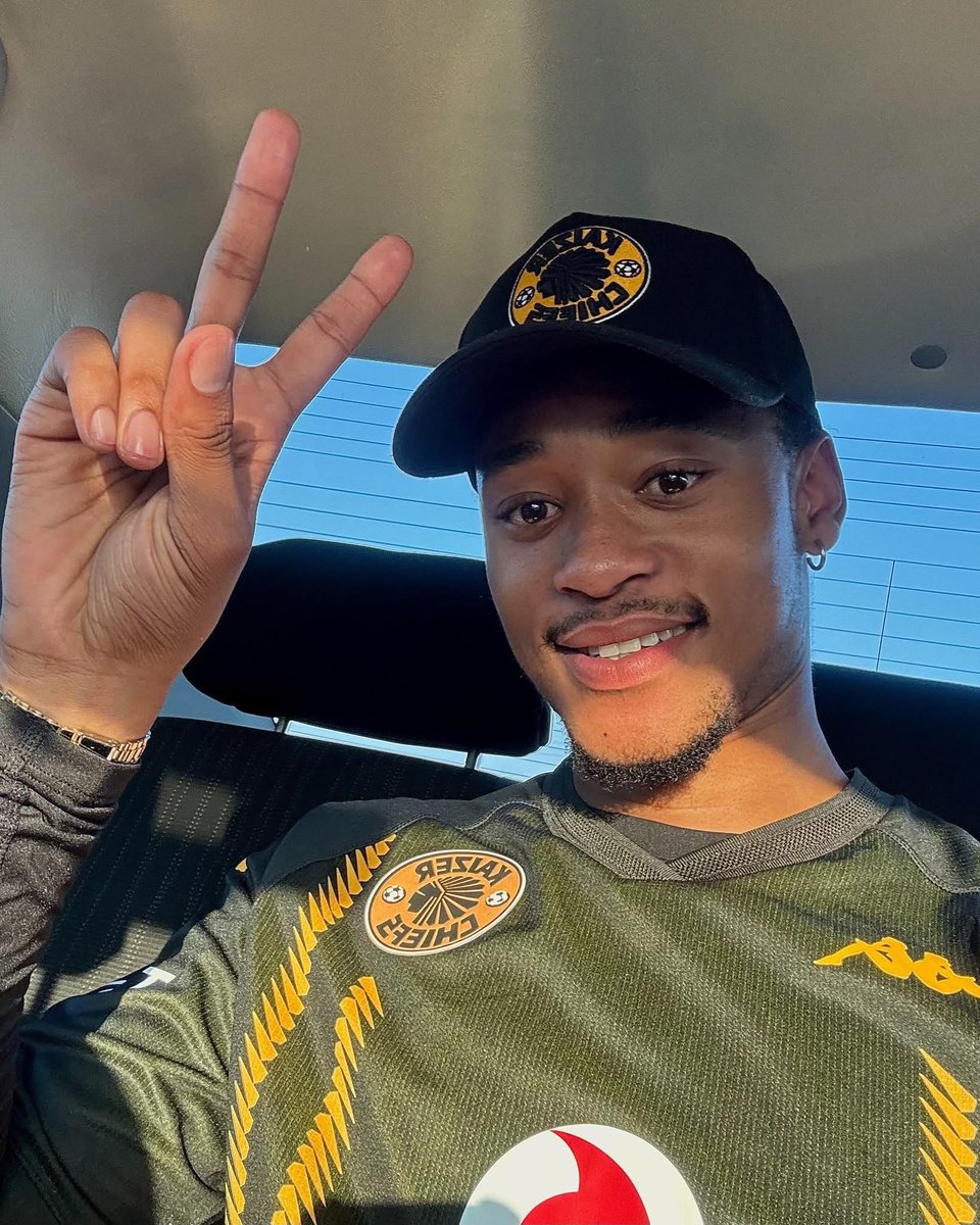 90s_Pop_Culture's tweet photo. A huge Kaizer Chiefs @KaizerChiefs fan ❤️ https://t.co/pbGWYNQGeu