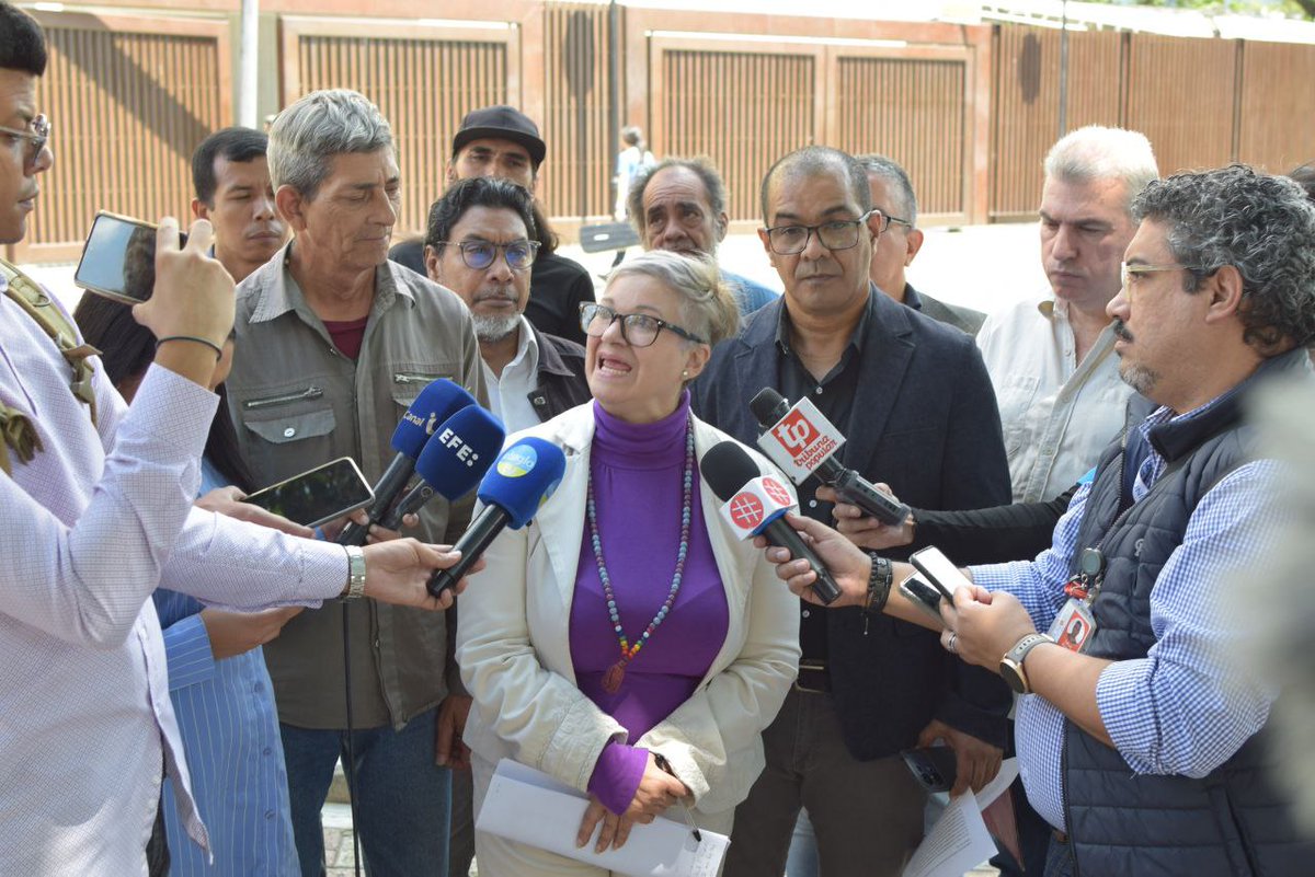 #14Ago Derechos Humanos Sin Fronteras solicita a la Cancillería colombiana gestionar salvoconducto para María Alejandra Díaz <a href="/MariaesPueblo/">María Alejandra Díaz Marín🐞🦗🦎🐝🐜</a>, asilada en la embajada de Colombia en Caracas desde enero

📰Más detalles
prensapcv.wordpress.com/2025/08/14/der…